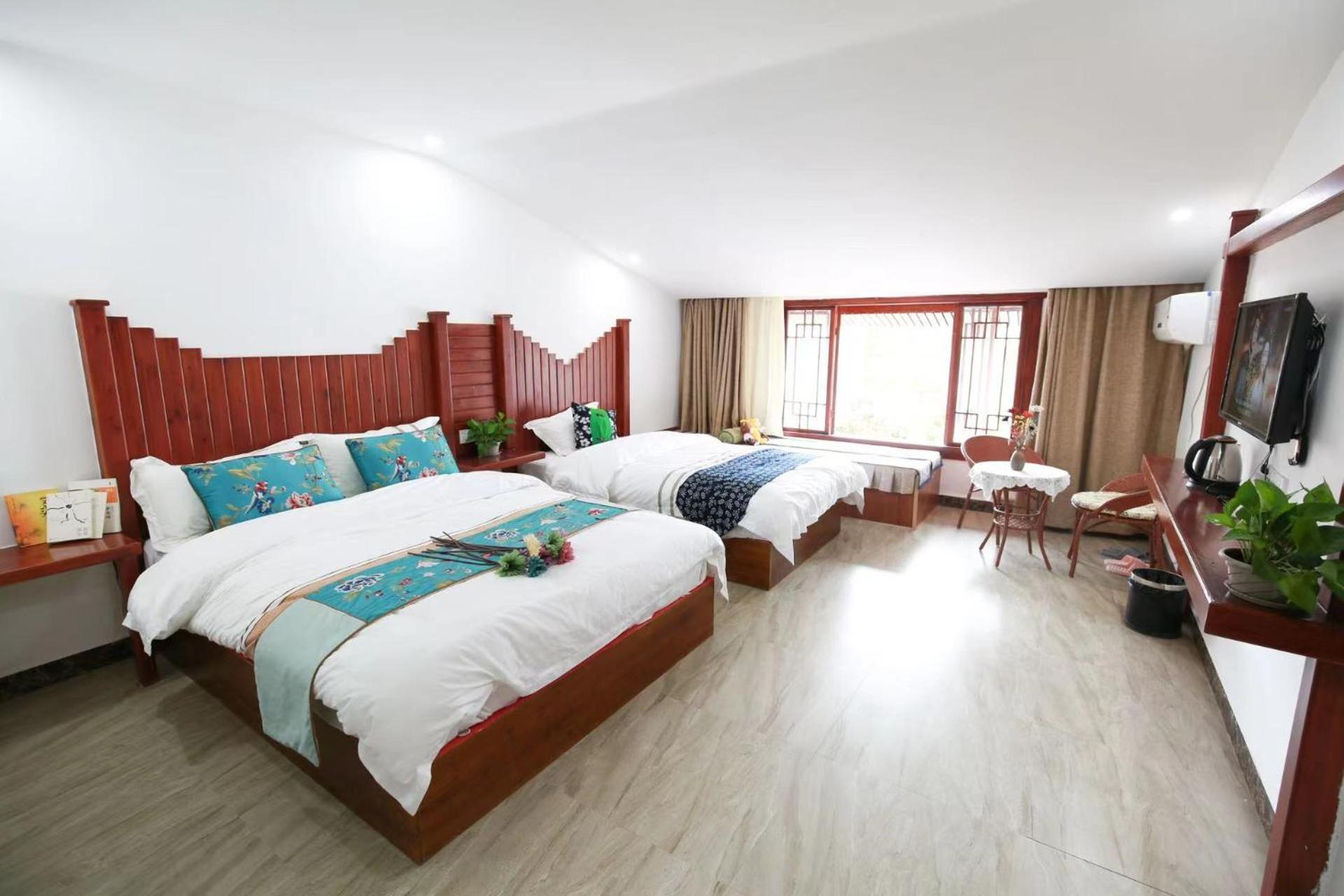 Family Room photo 2