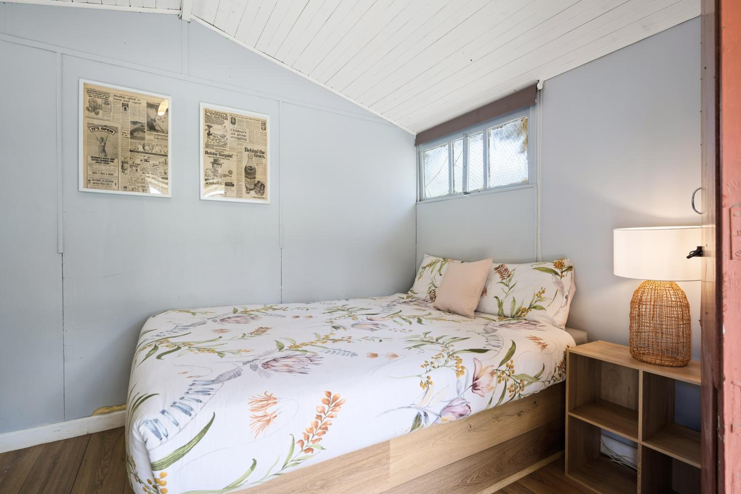 Heritage Queen room with Shared Bathroom photo 1