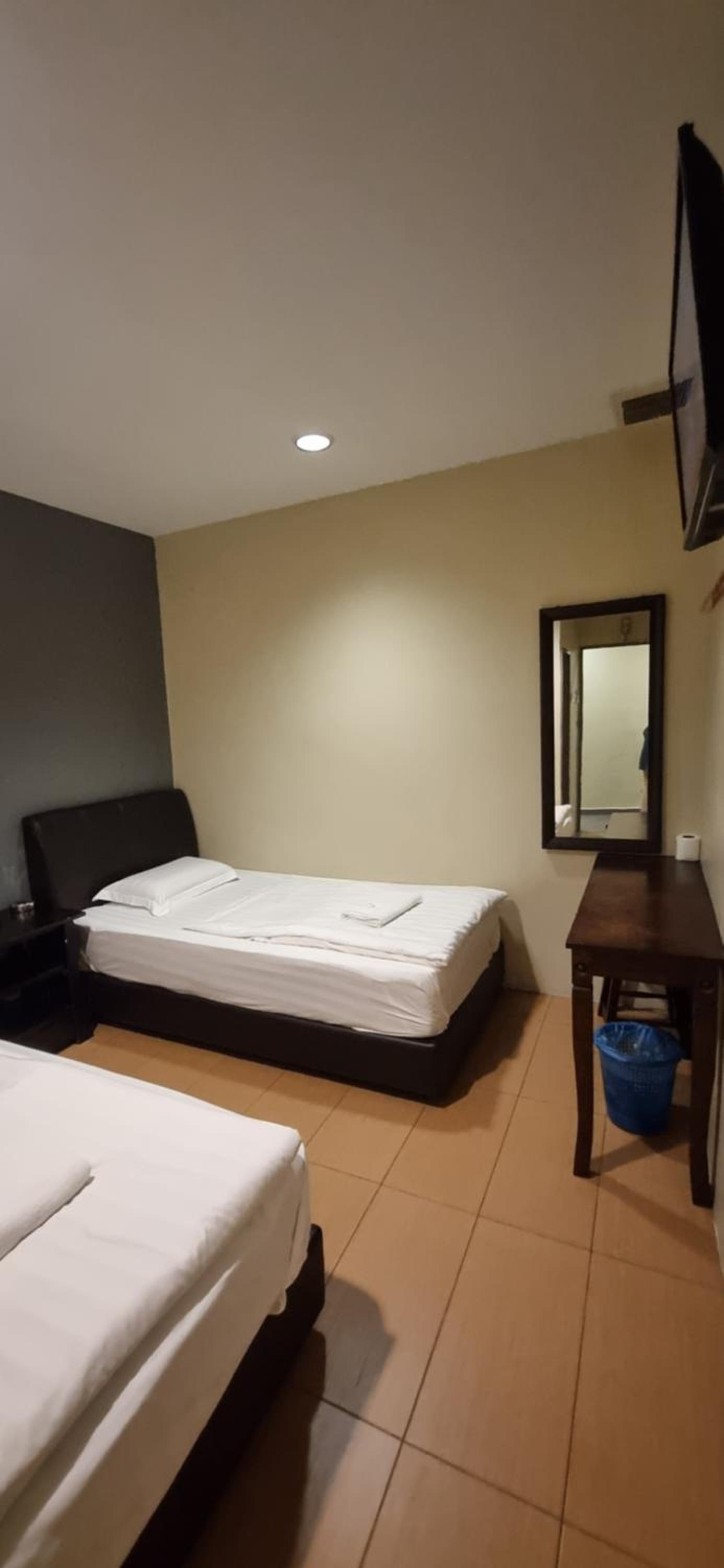 Twin Room with Private Bathroom
