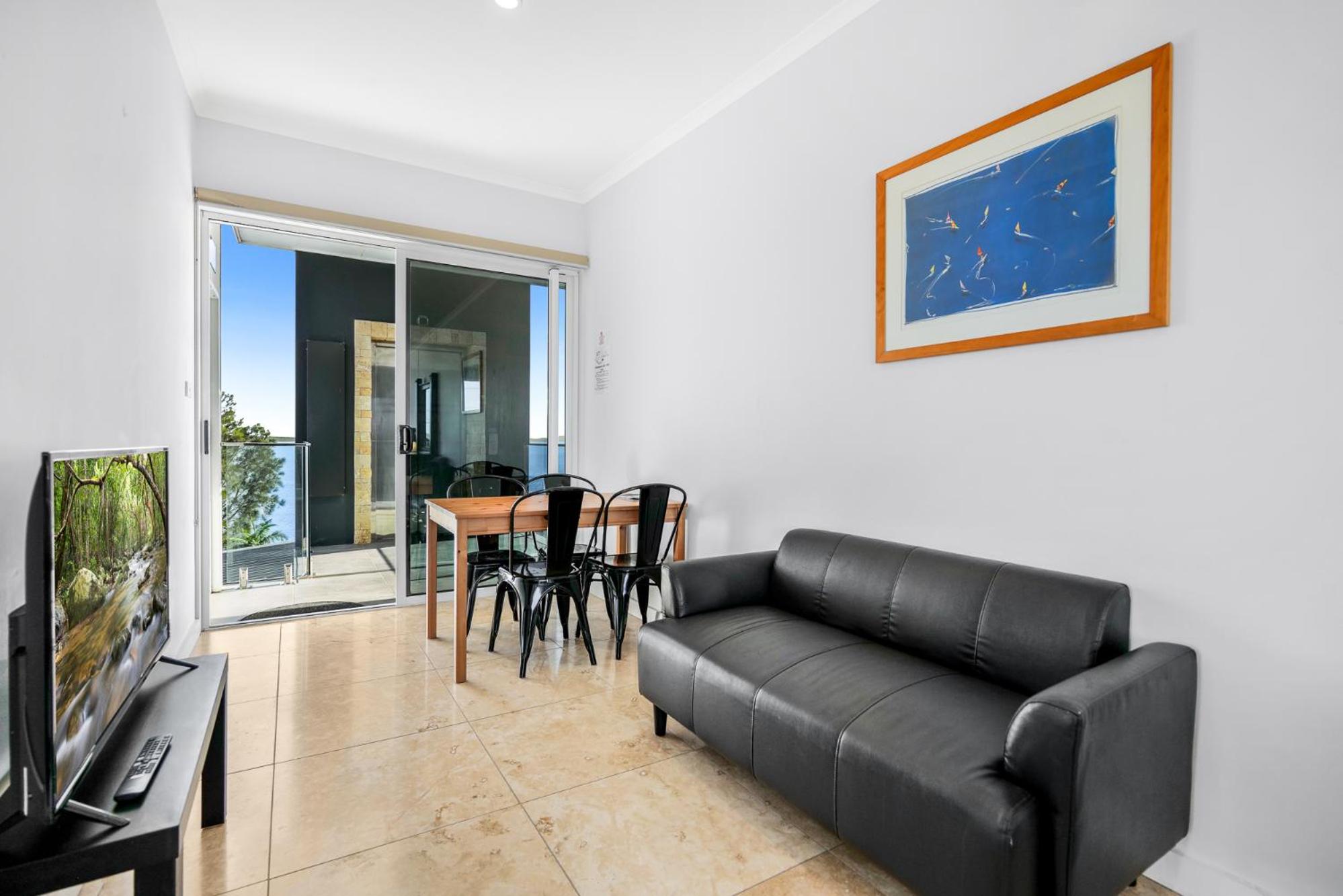 Studio Apartment - Photo 9