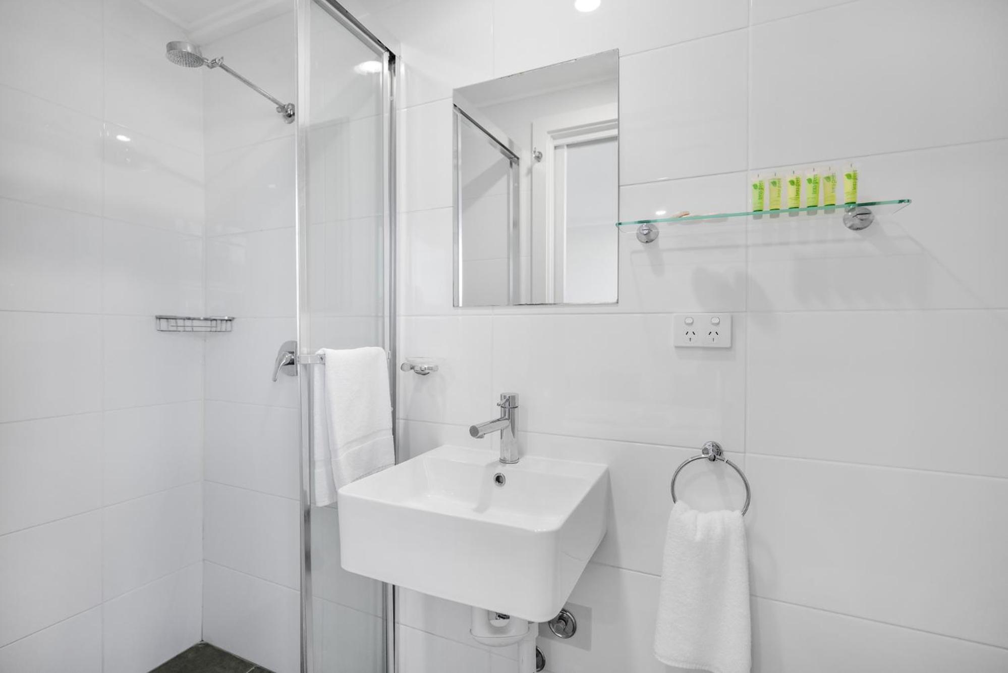 Three-Bedroom Apartment - Photo 7
