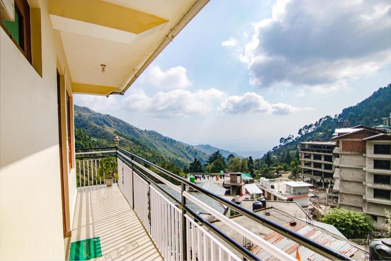 Double Room with Balcony - Photo 3