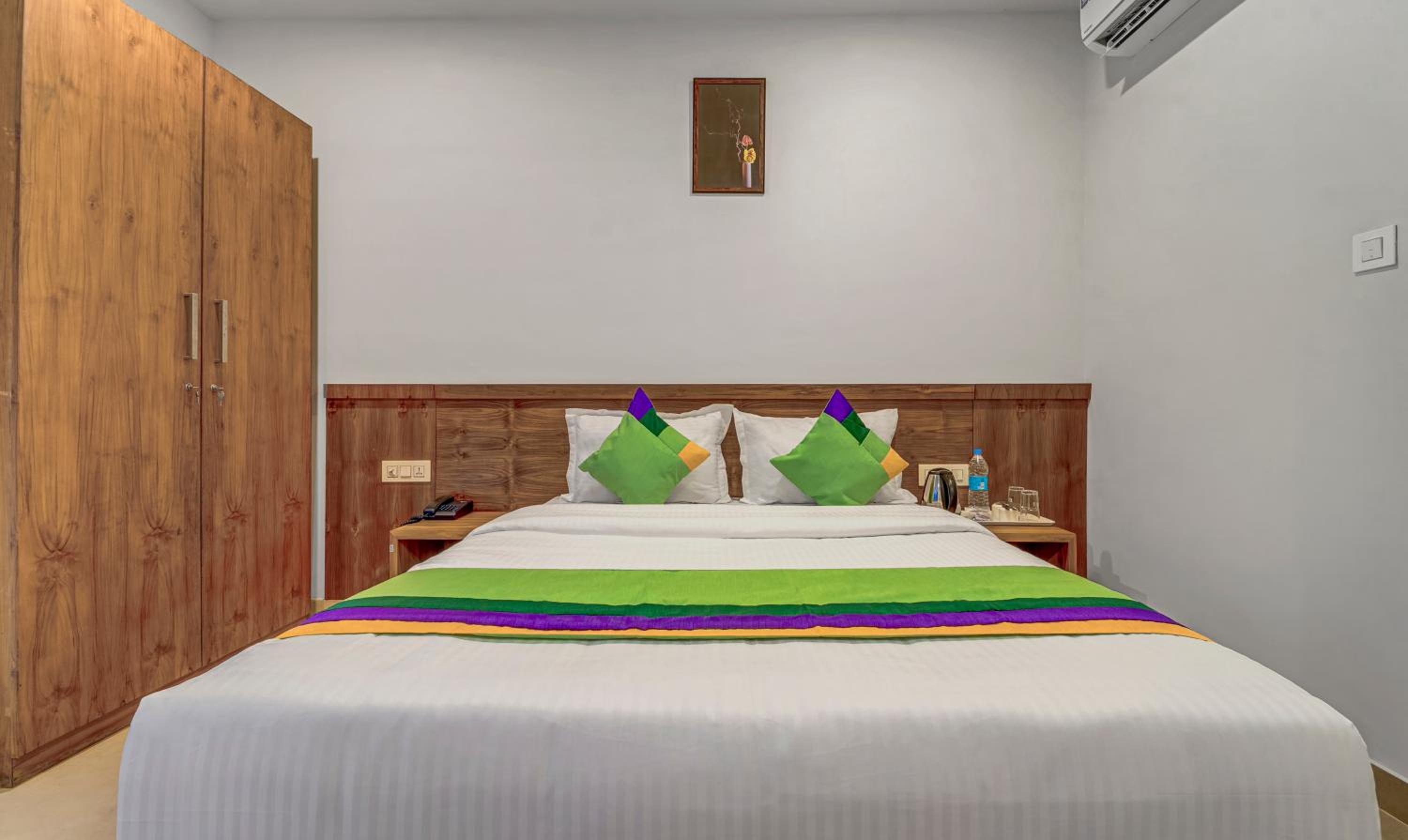 Deluxe Room with Balcony photo 2