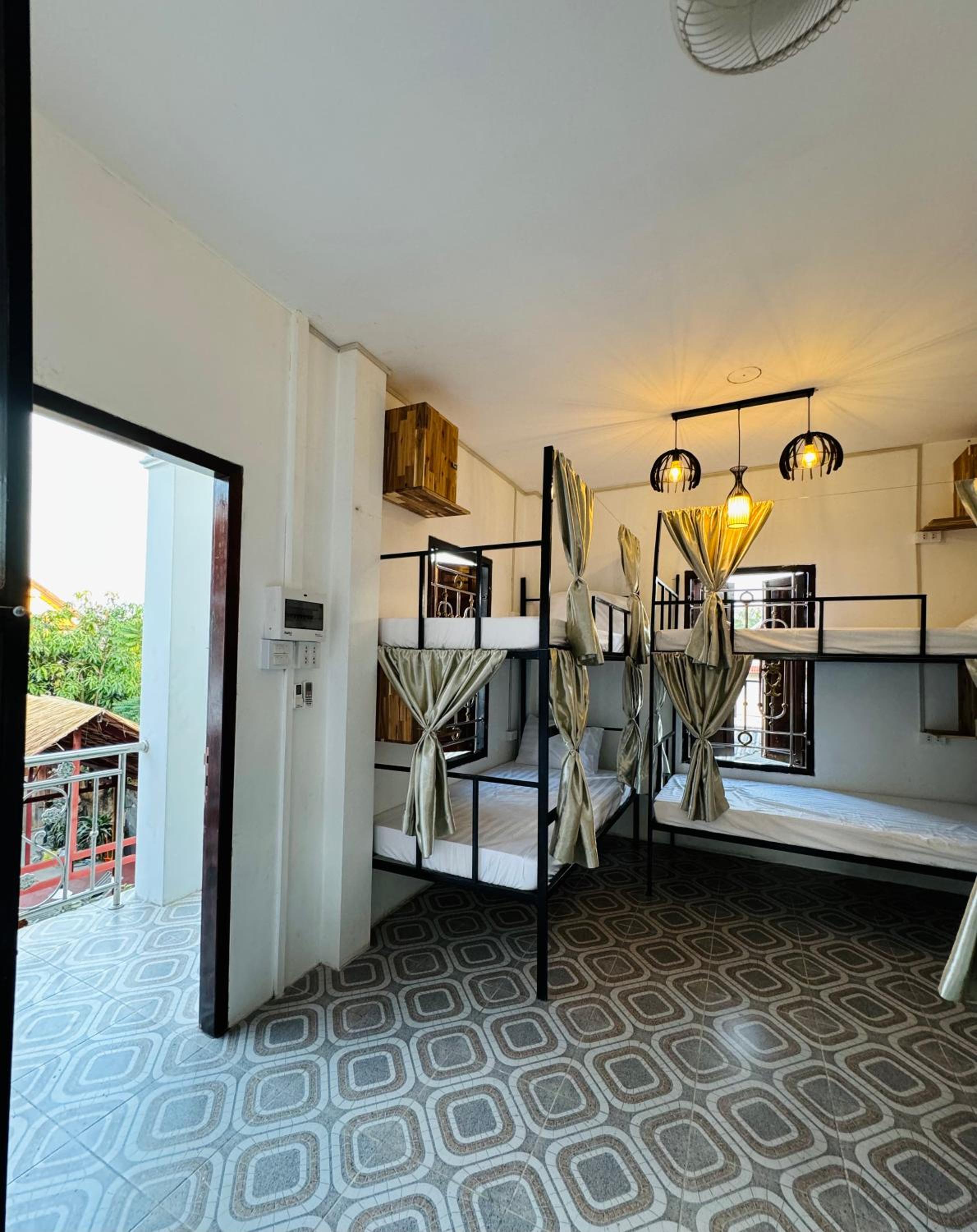 Bed in 10-Bed Mixed Dormitory Room photo 3