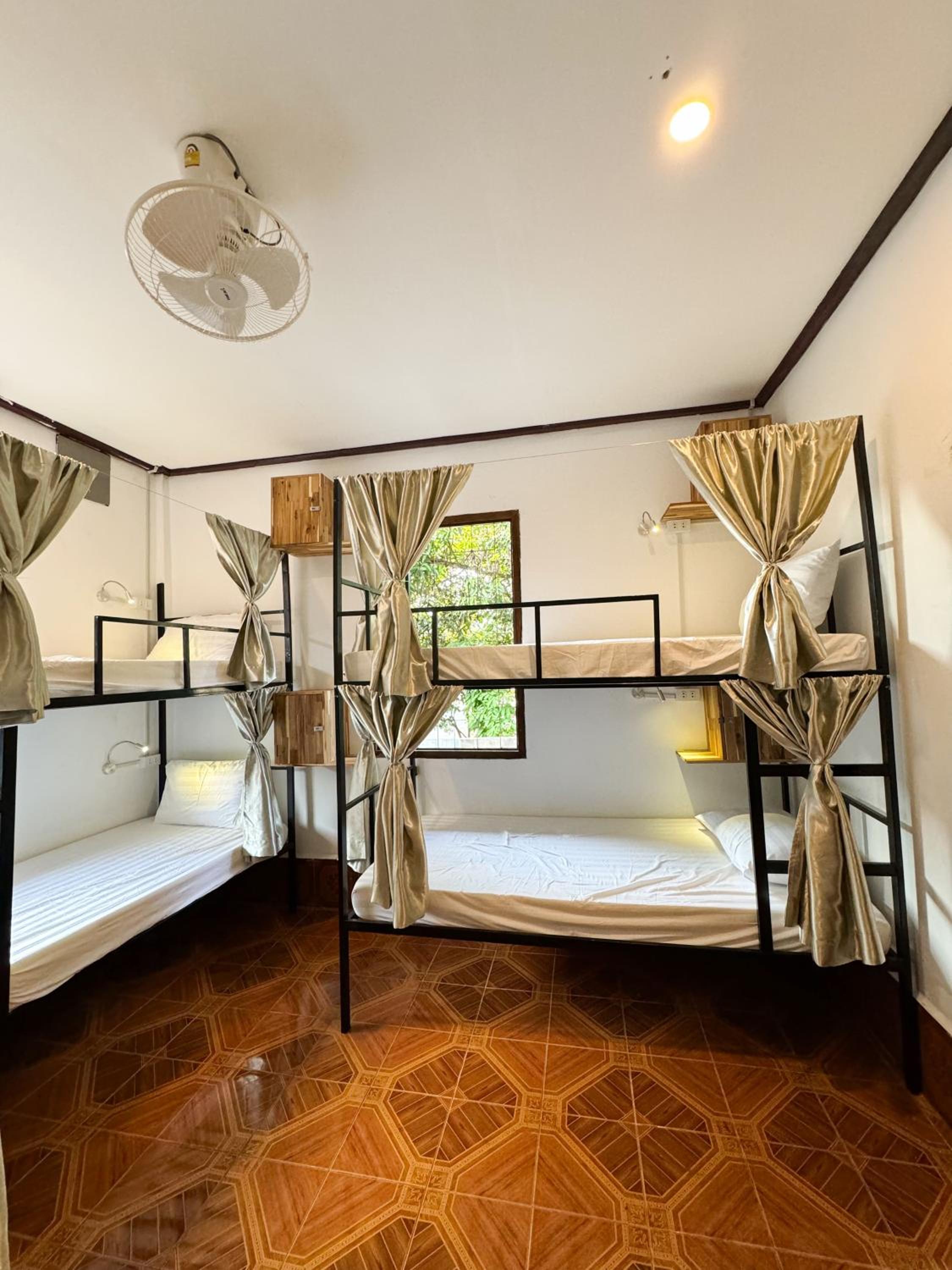 Bed in 6-Bed Female Dormitory Room photo 1