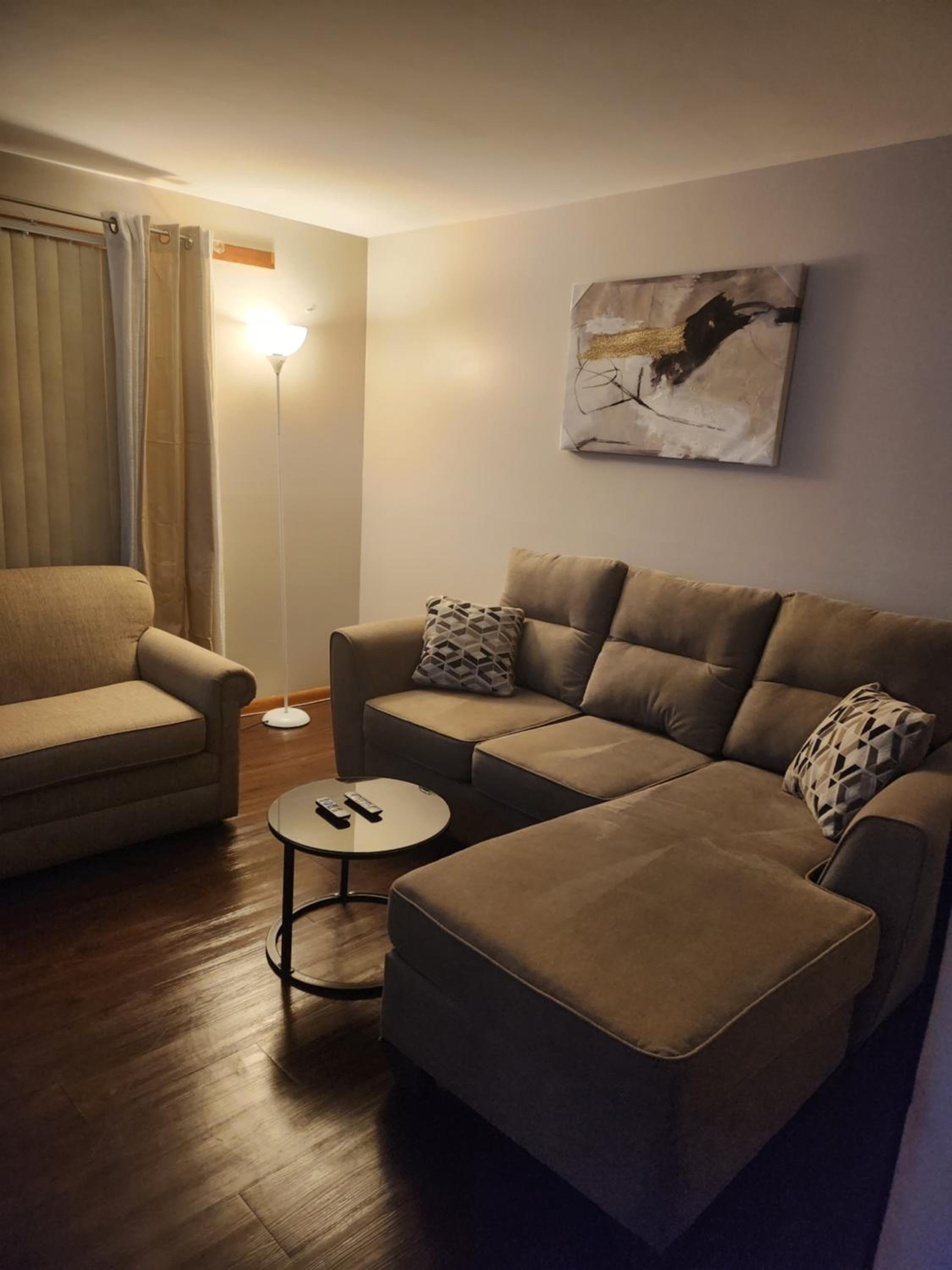 One-Bedroom Apartment photo 1