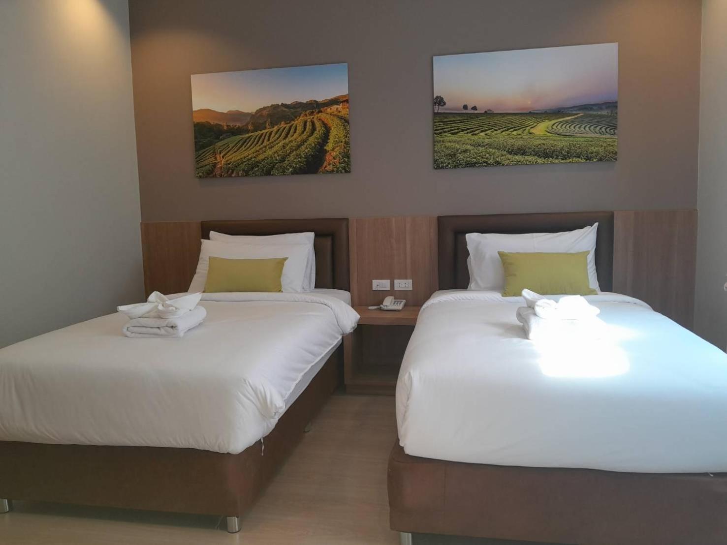Deluxe Twin Room photo 3