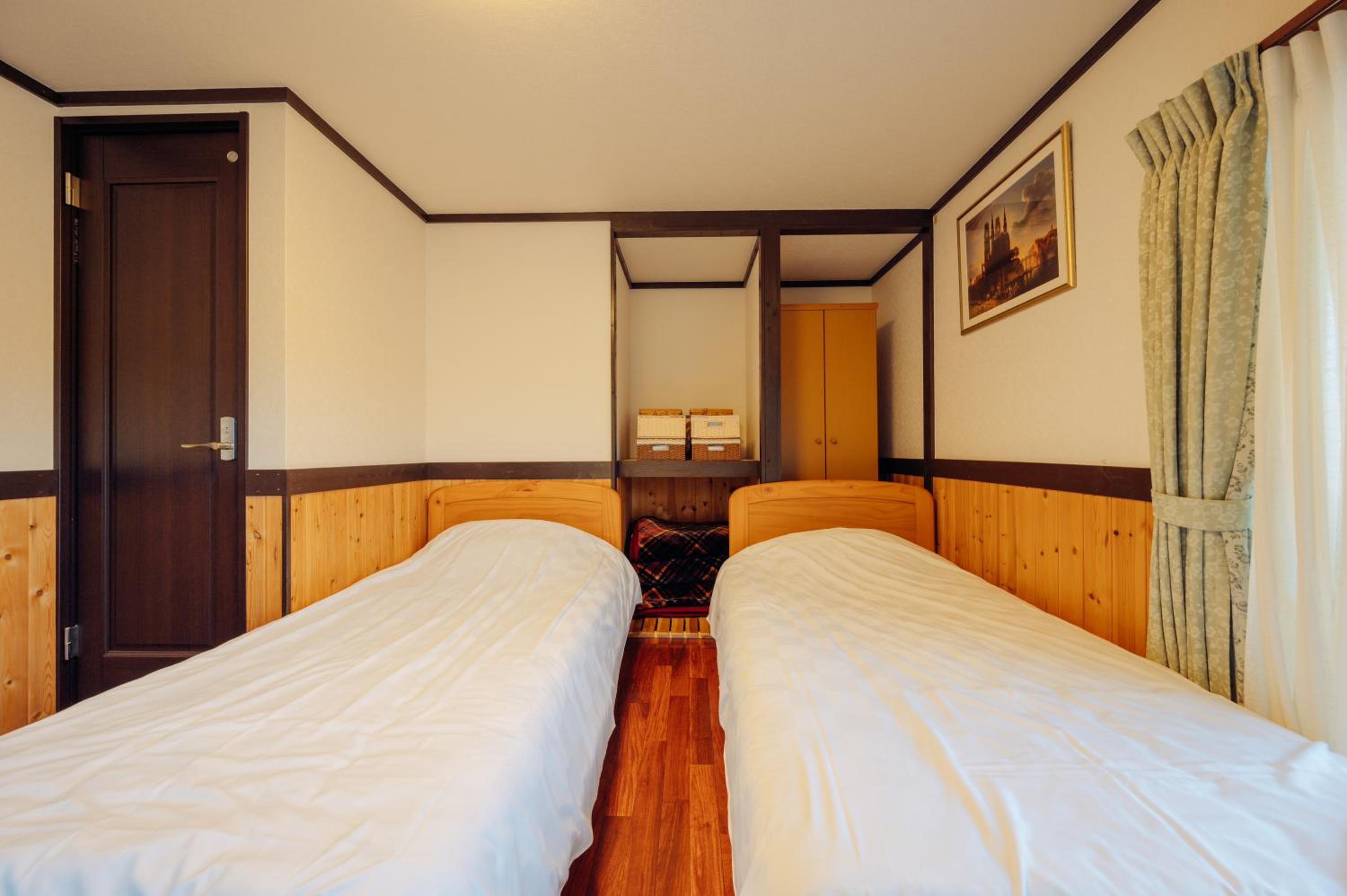 Quadruple Room - Photo 4