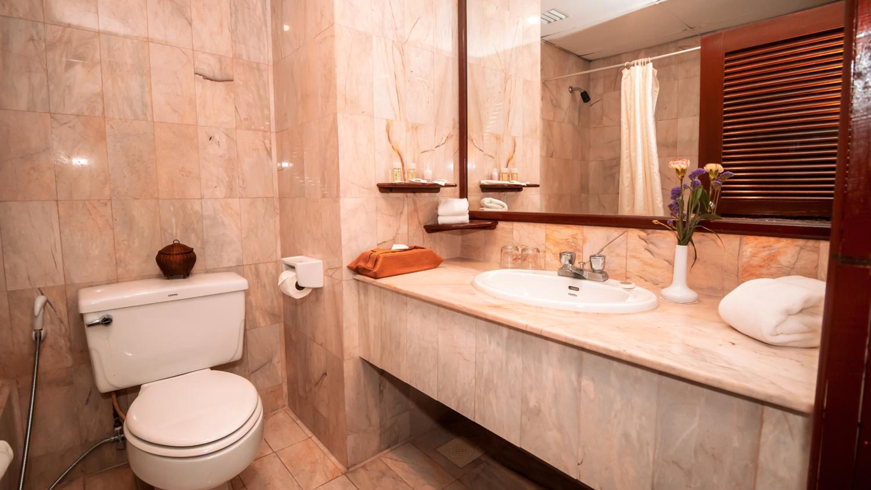 Standard Twin Room - Photo 6