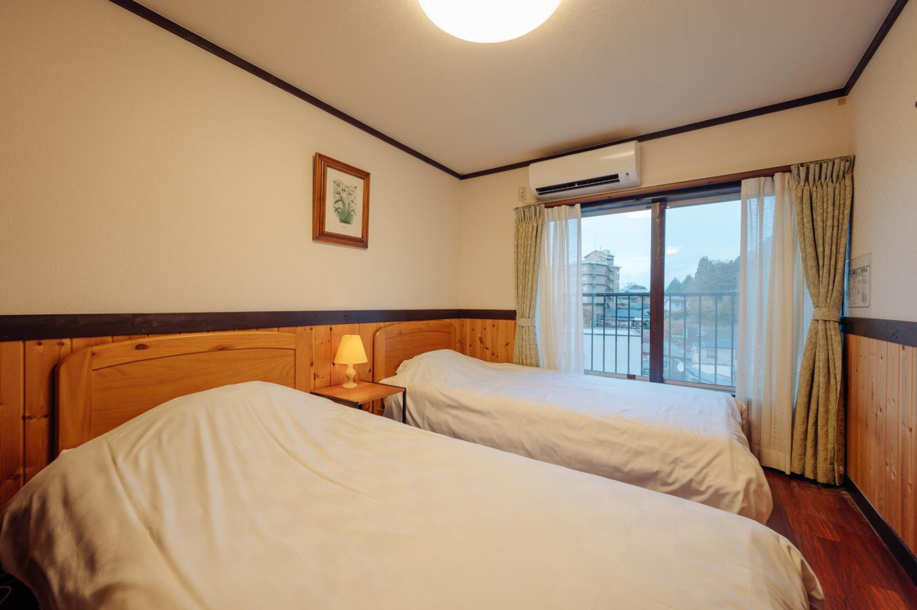 Twin Room - Photo 1