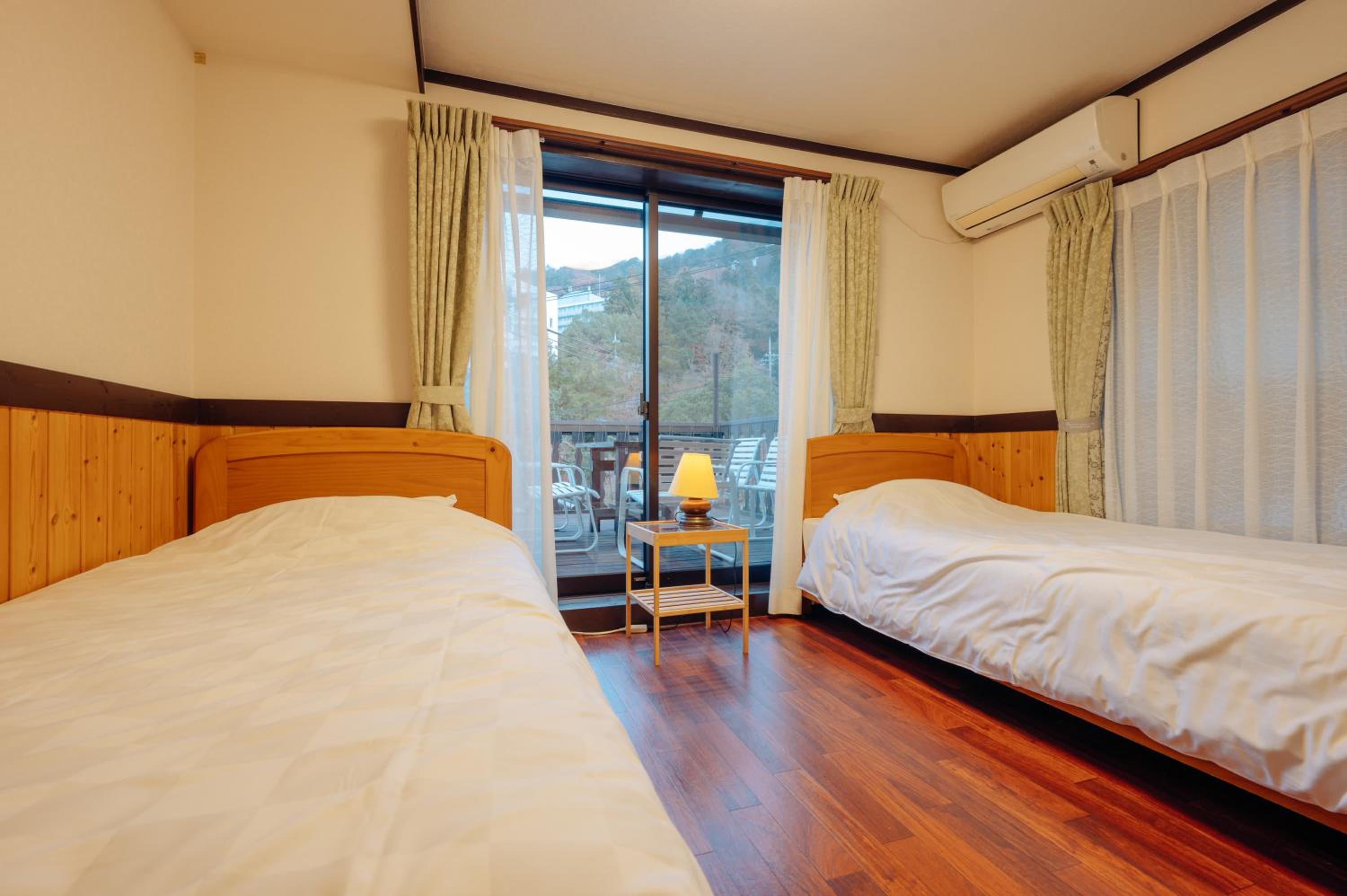 Quadruple Room - Photo 7