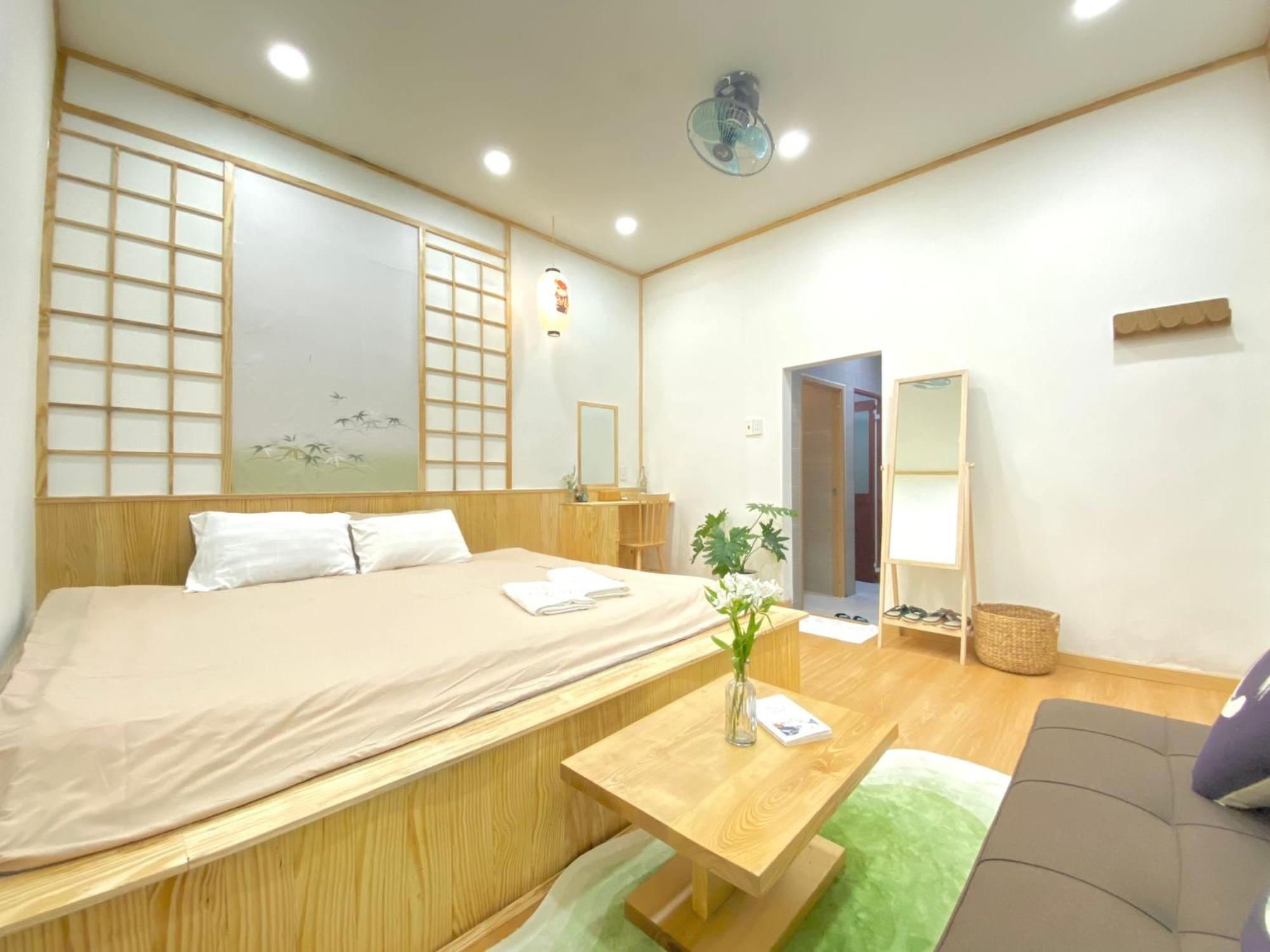 Standard Family Room - Photo 9