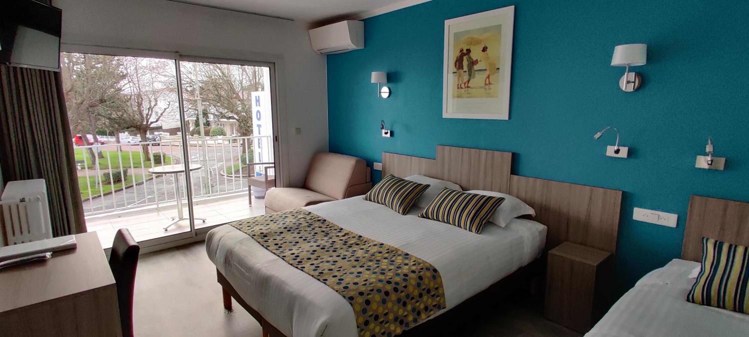 Triple Room with Sea View