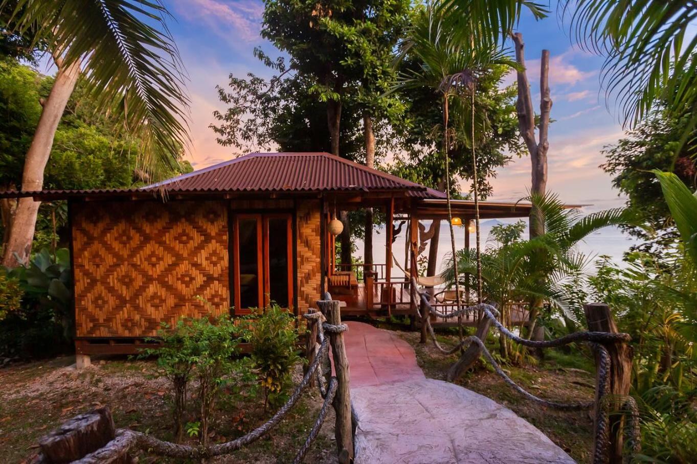 Top View Bungalow photo 2