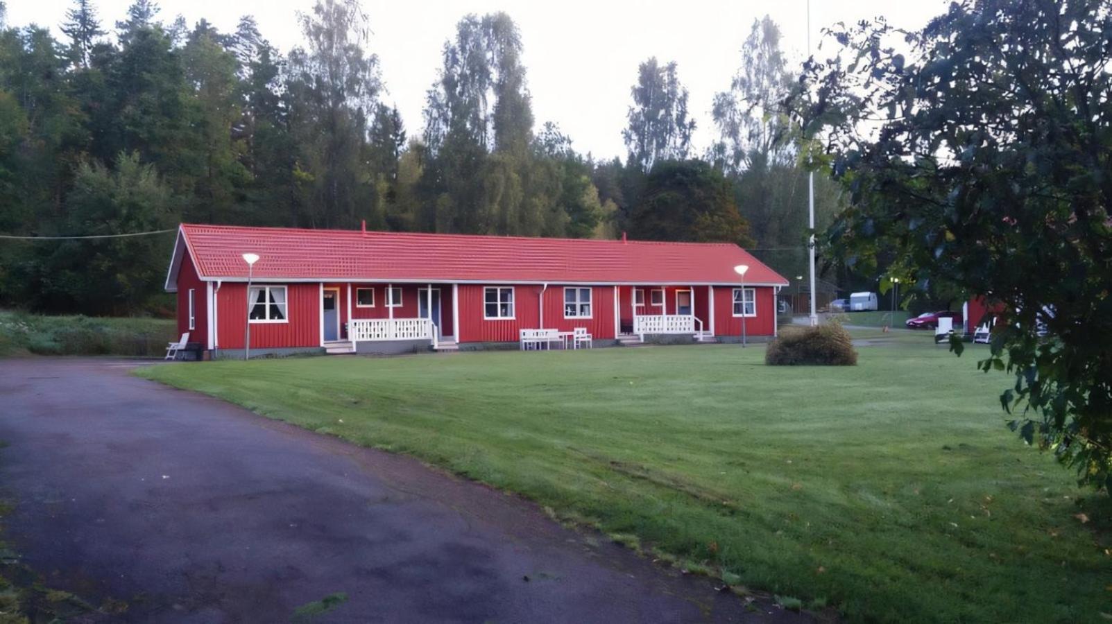 Cottage - Photo 2