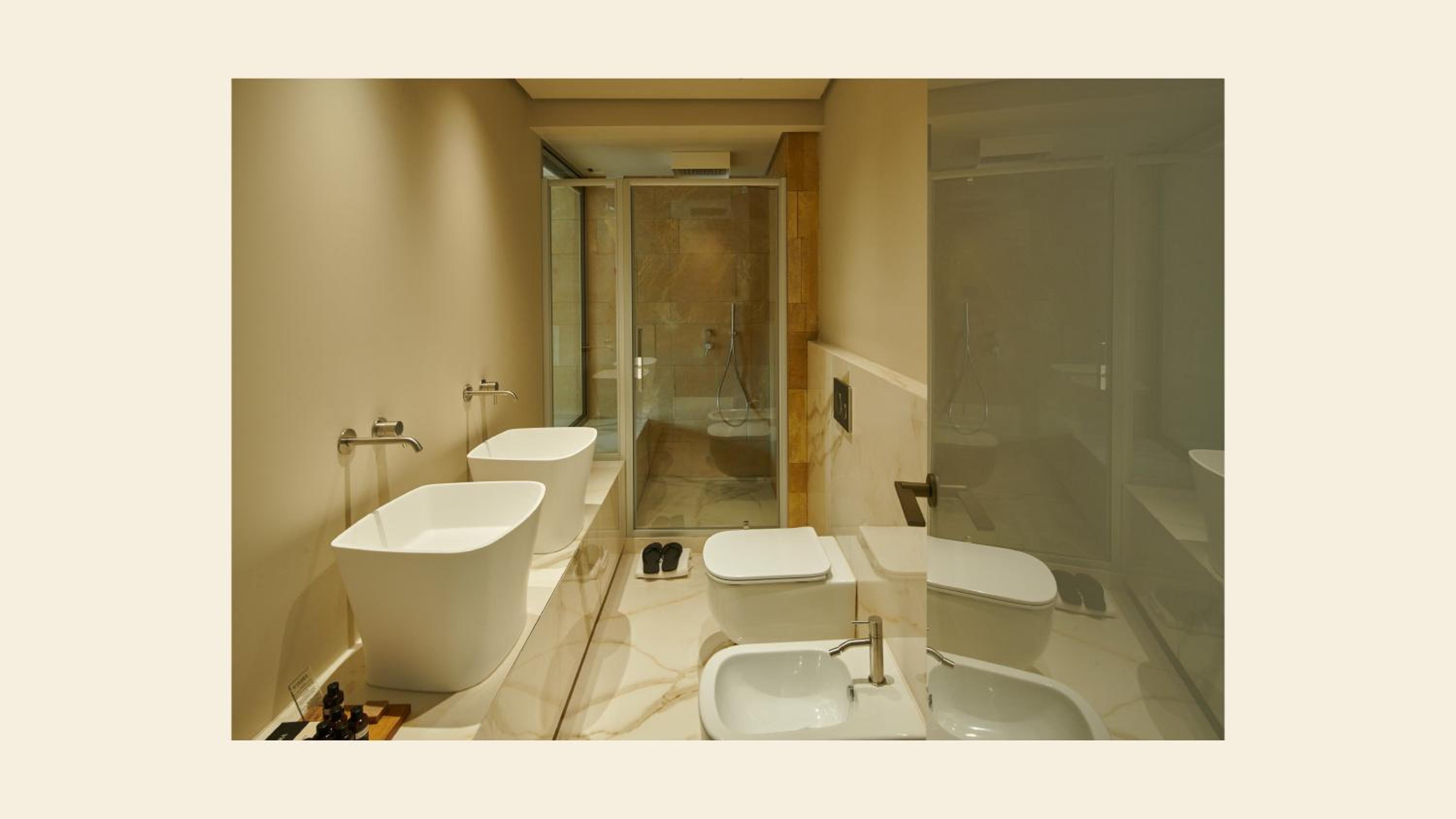 King Room with Spa Bath - Photo 4