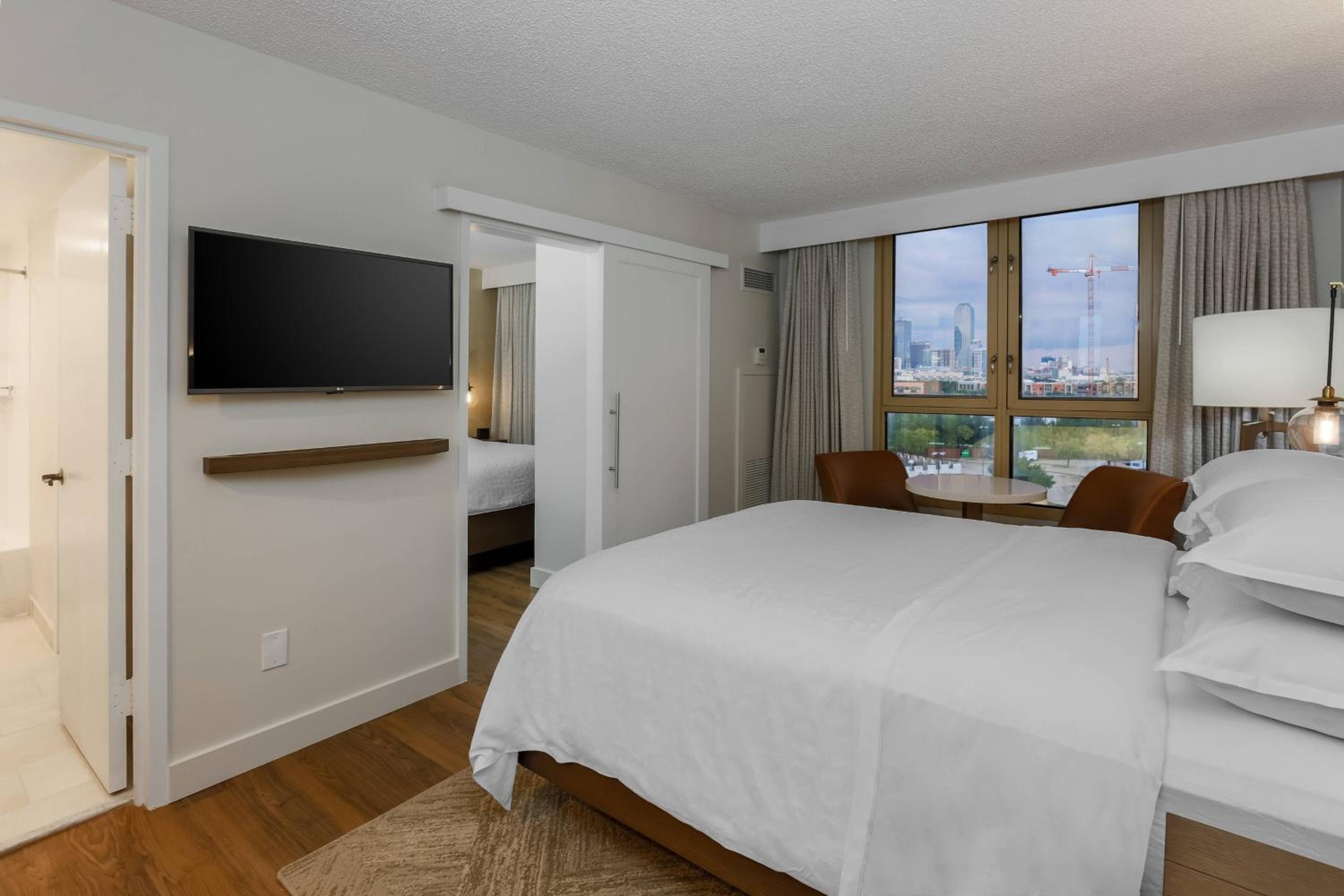 1 King &amp; 1 Queen Bed, 2 Bedroom Suite, Balcony - Photo 1