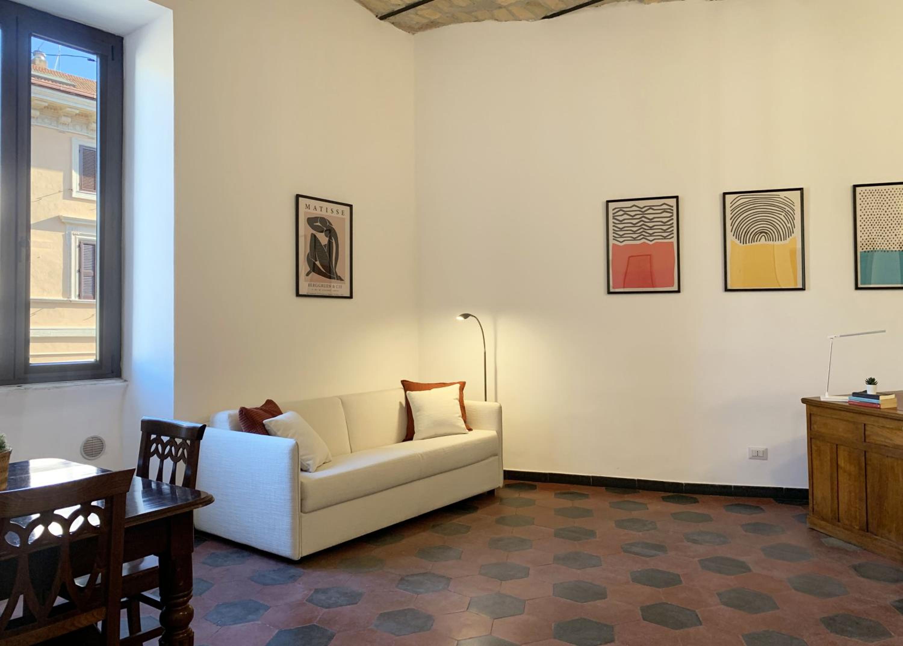 One-Bedroom Apartment