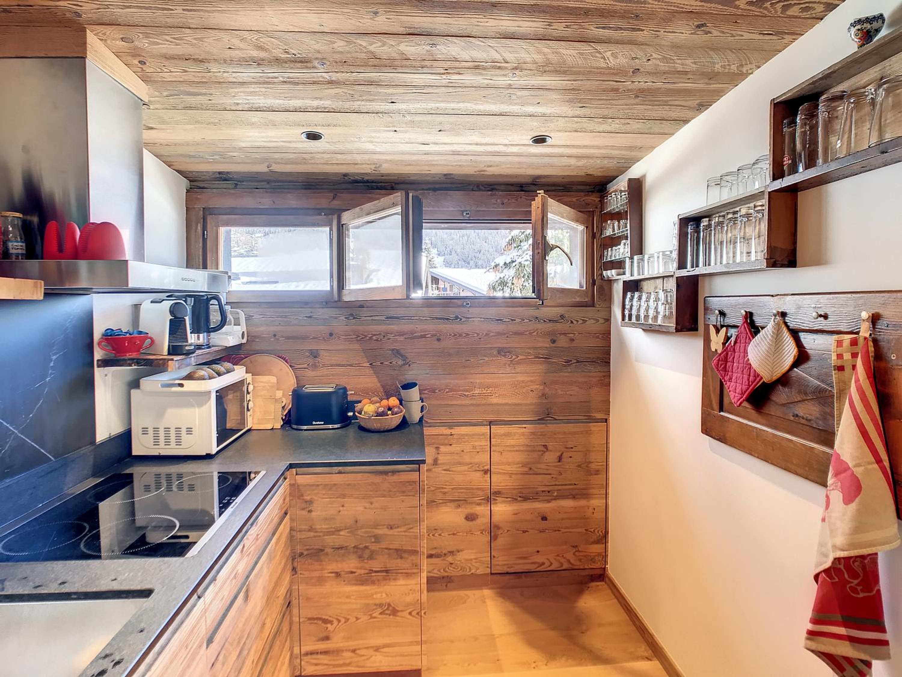 Apartment with Mountain View photo 3