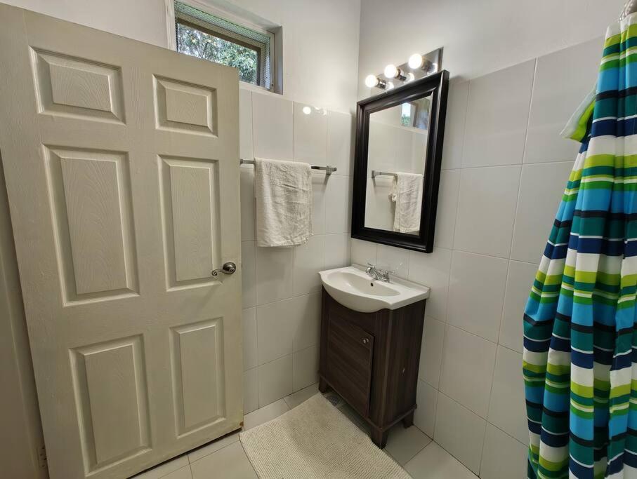One-Bedroom House photo 3