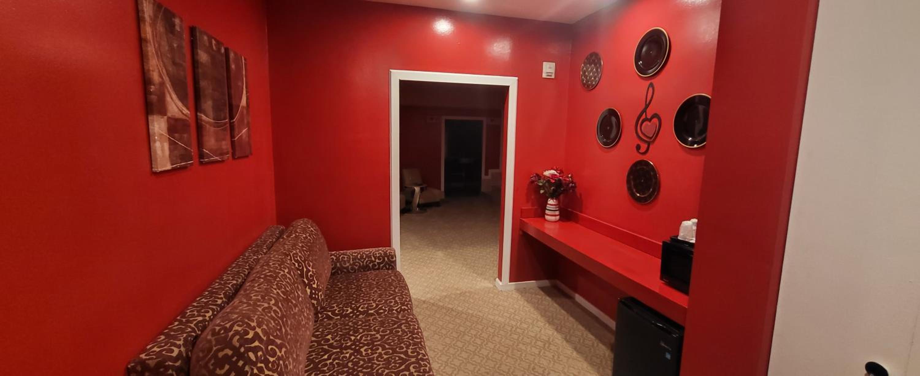 Superior King Suite - Photo 10