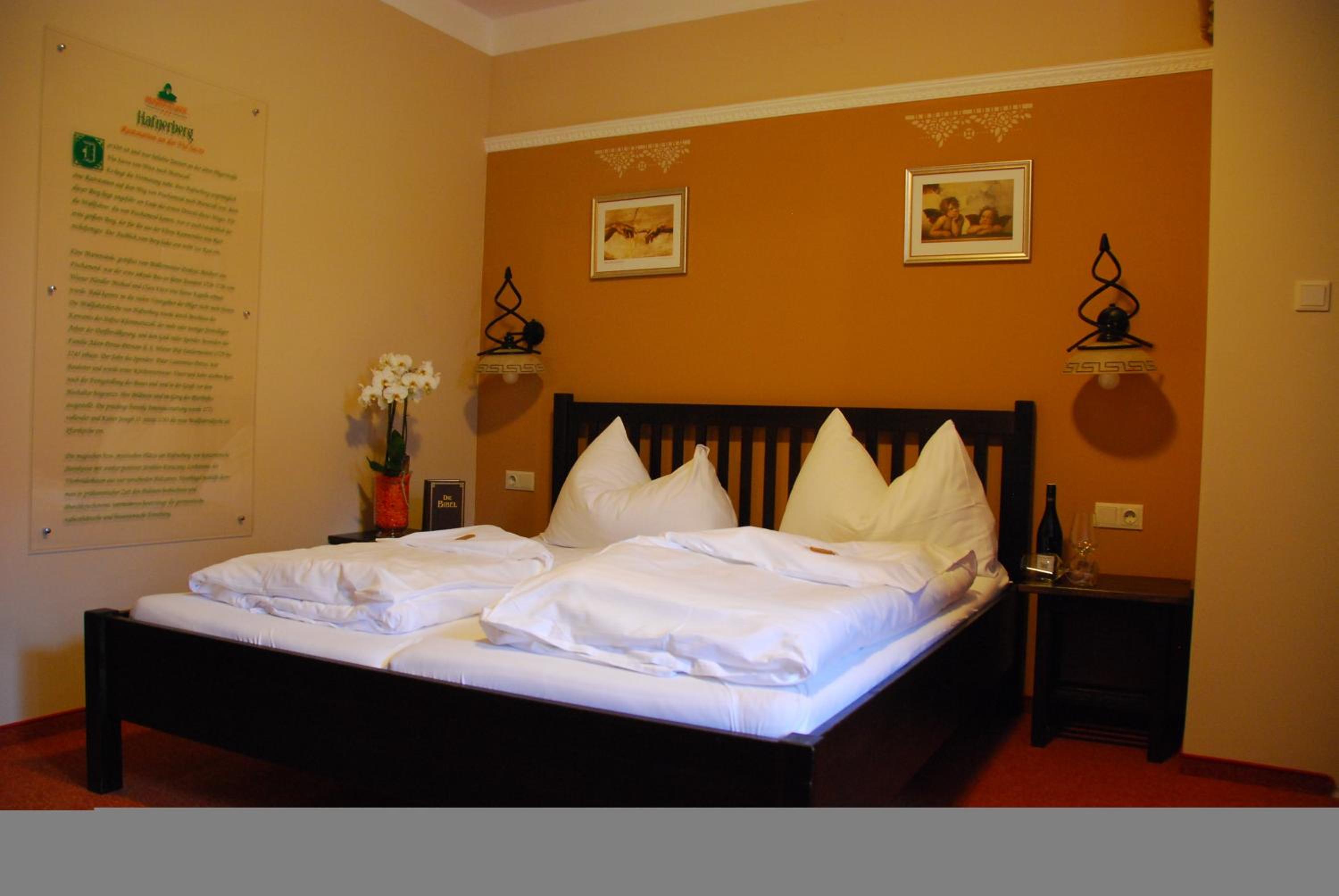Family Room (2 Adults + 2 Children) - Photo 1