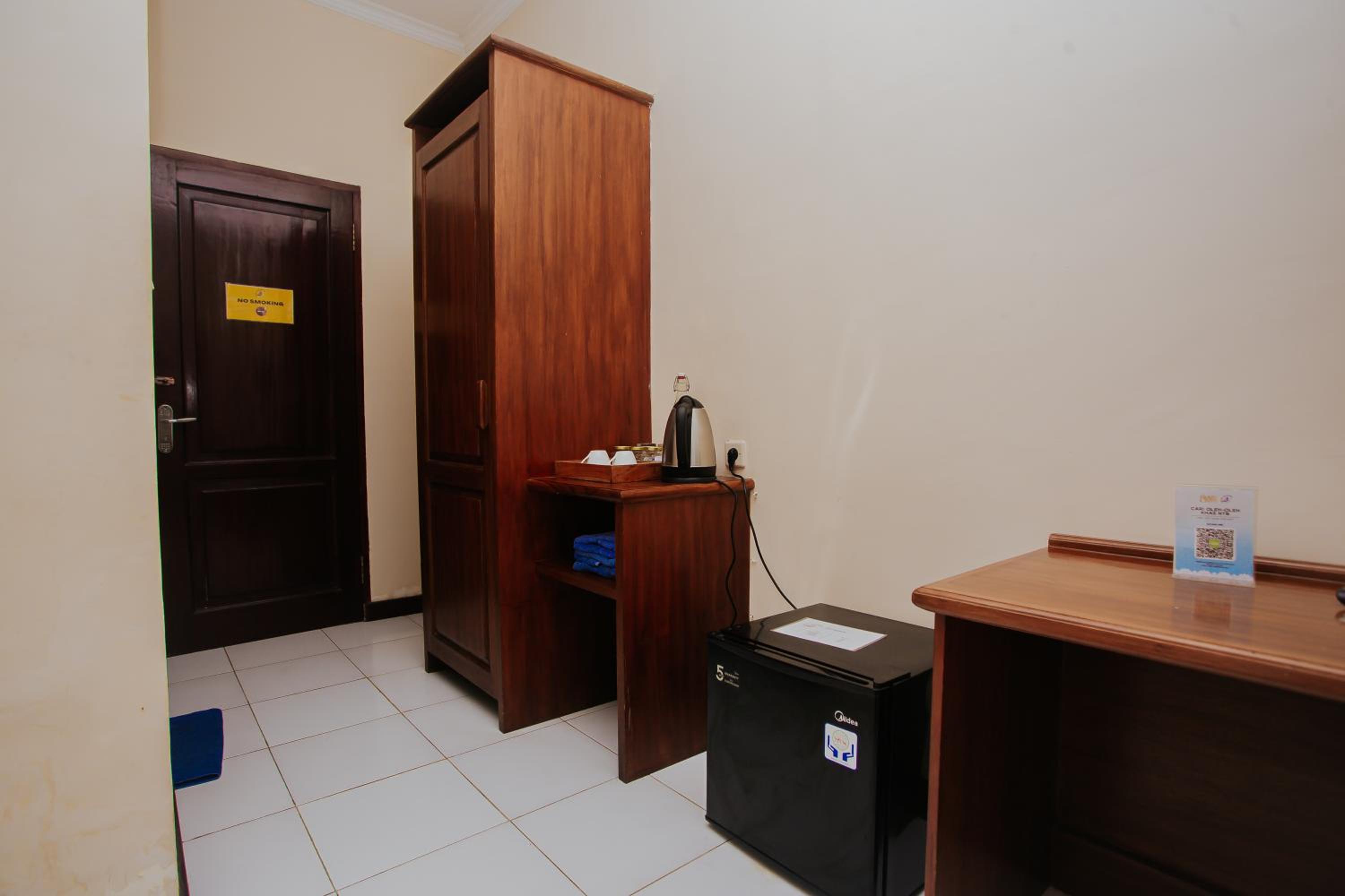 Twin Room - Photo 6