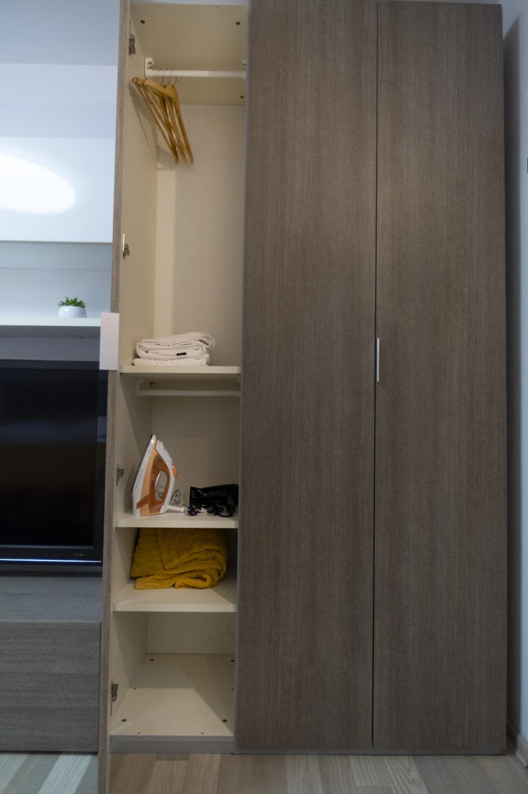 One-Bedroom Apartment - Photo 33