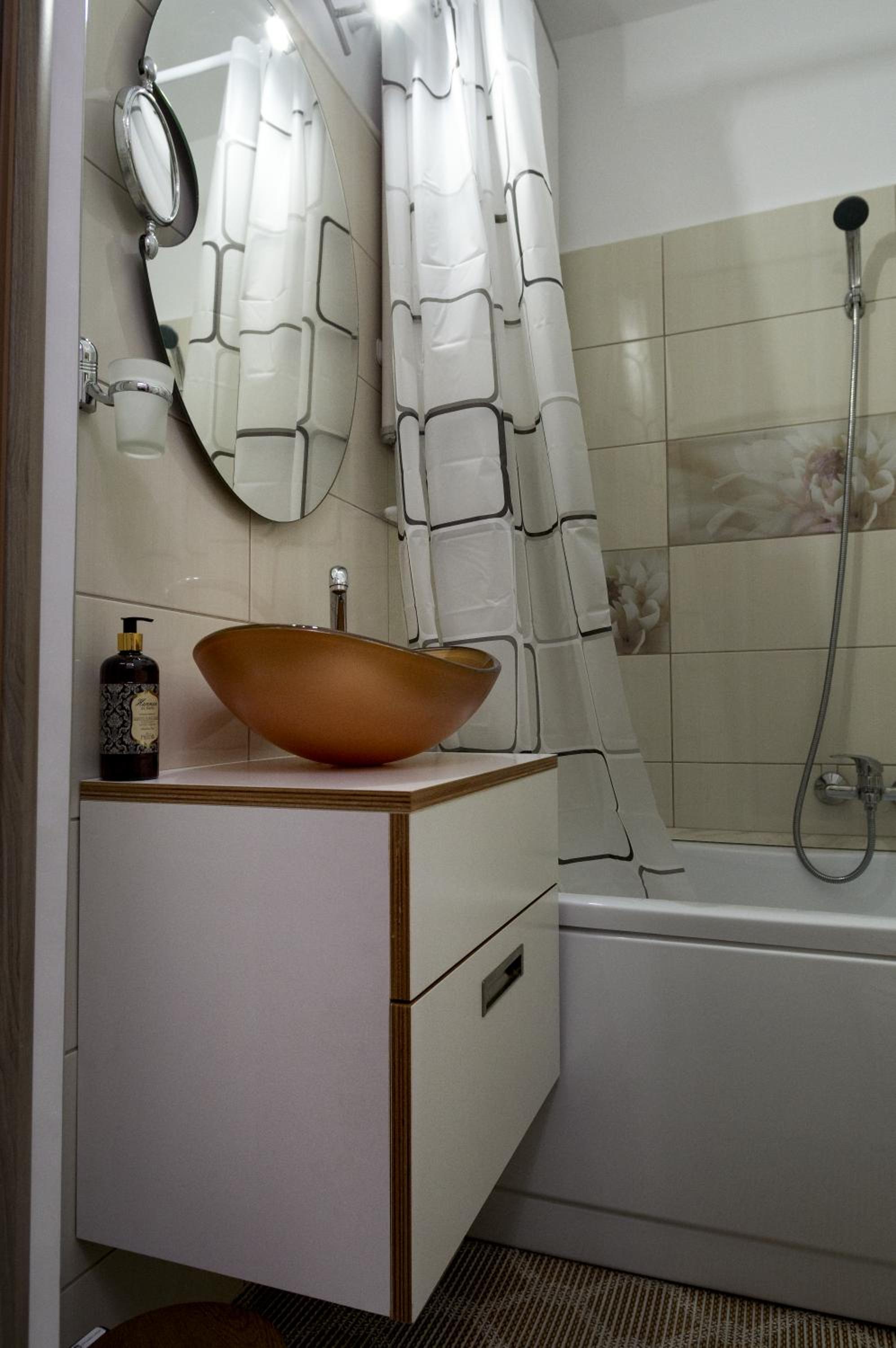 One-Bedroom Apartment - Photo 10