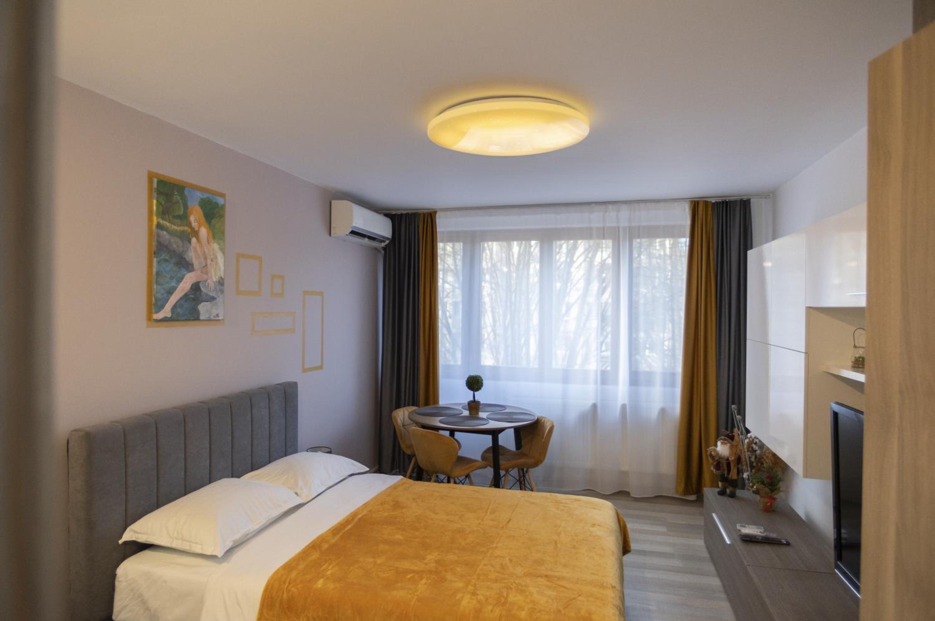 One-Bedroom Apartment - Photo 14