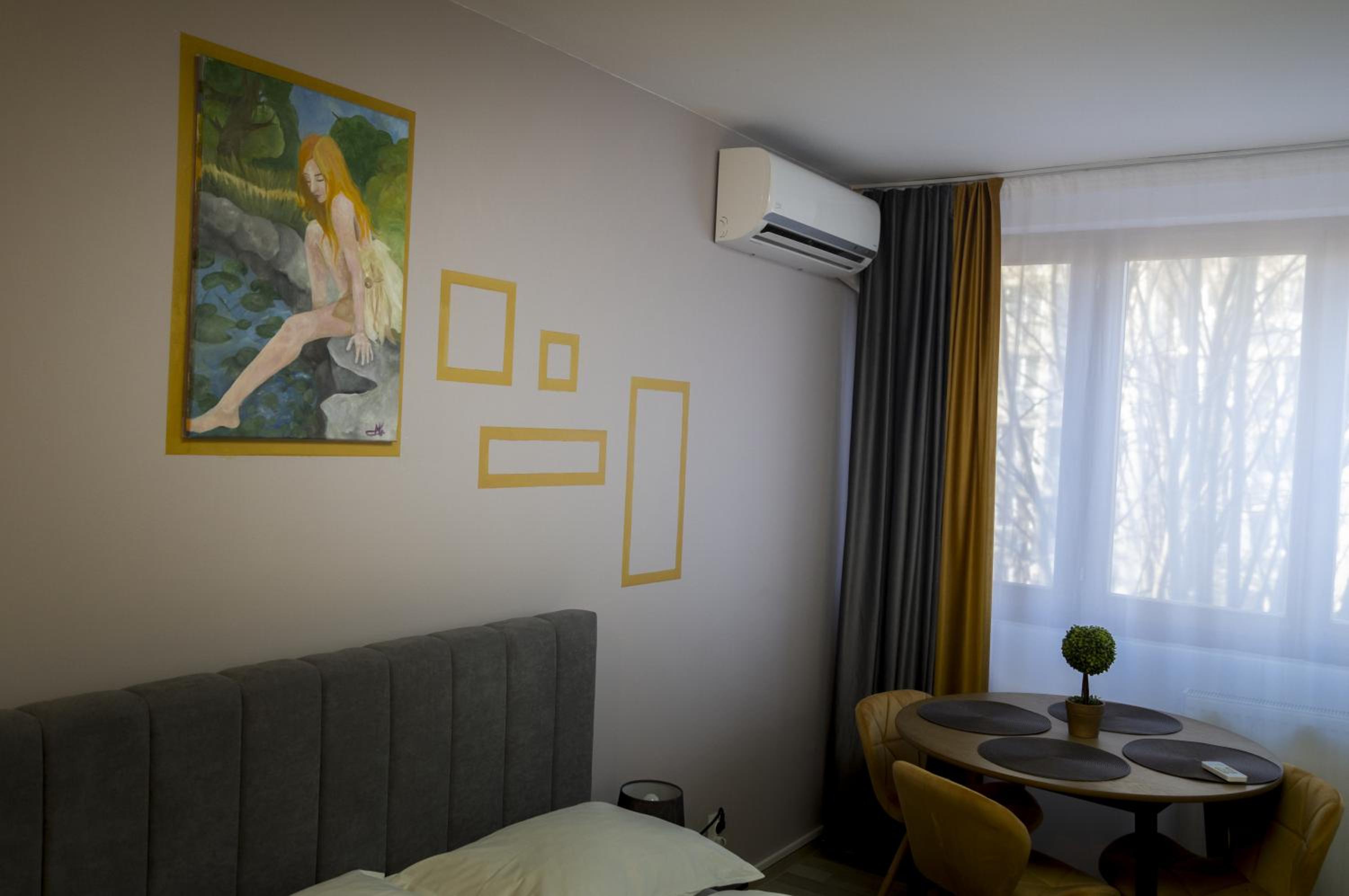 One-Bedroom Apartment - Photo 15