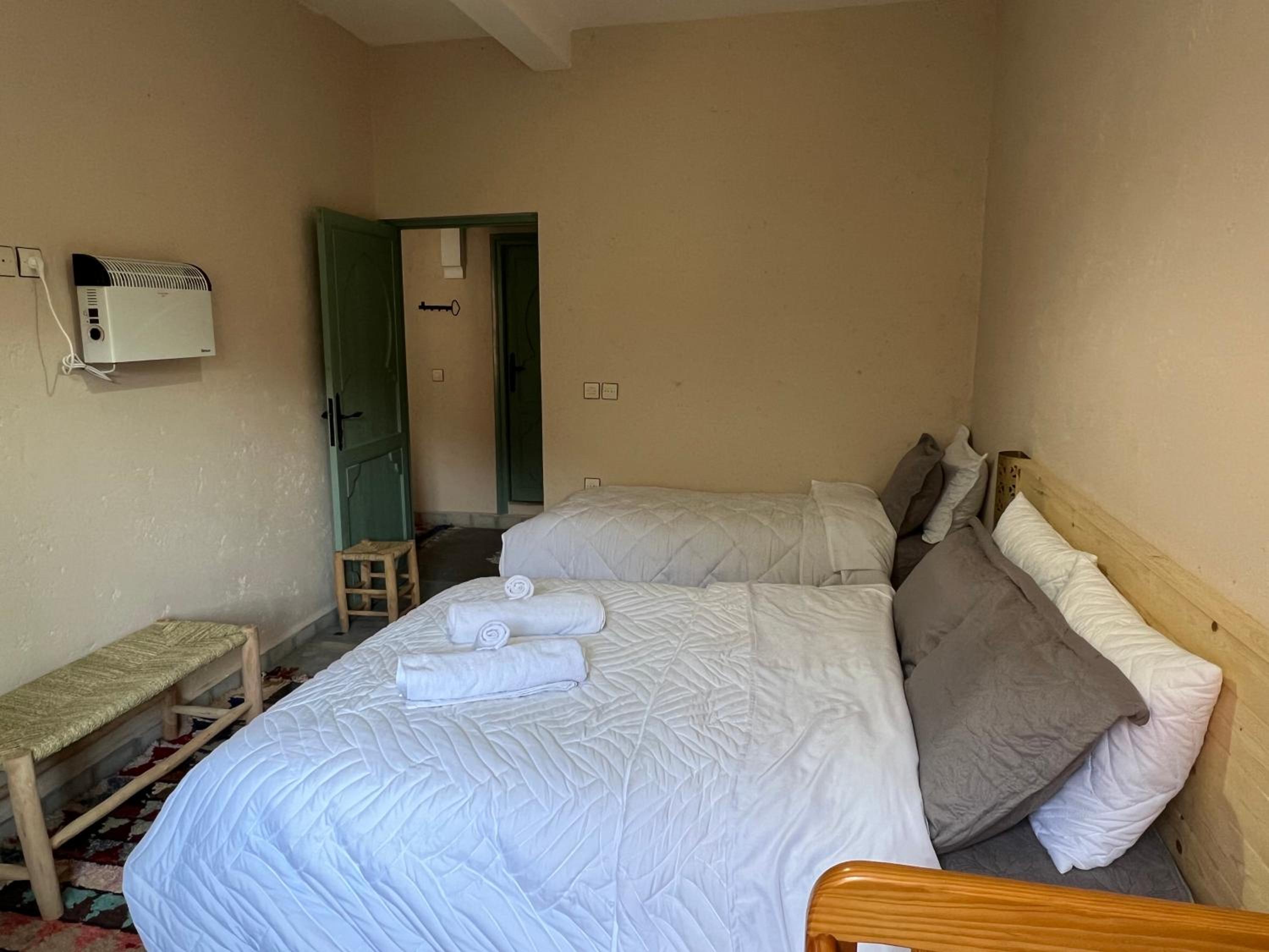 One-Bedroom Apartment with Balcony and Mountain View   - Photo 101