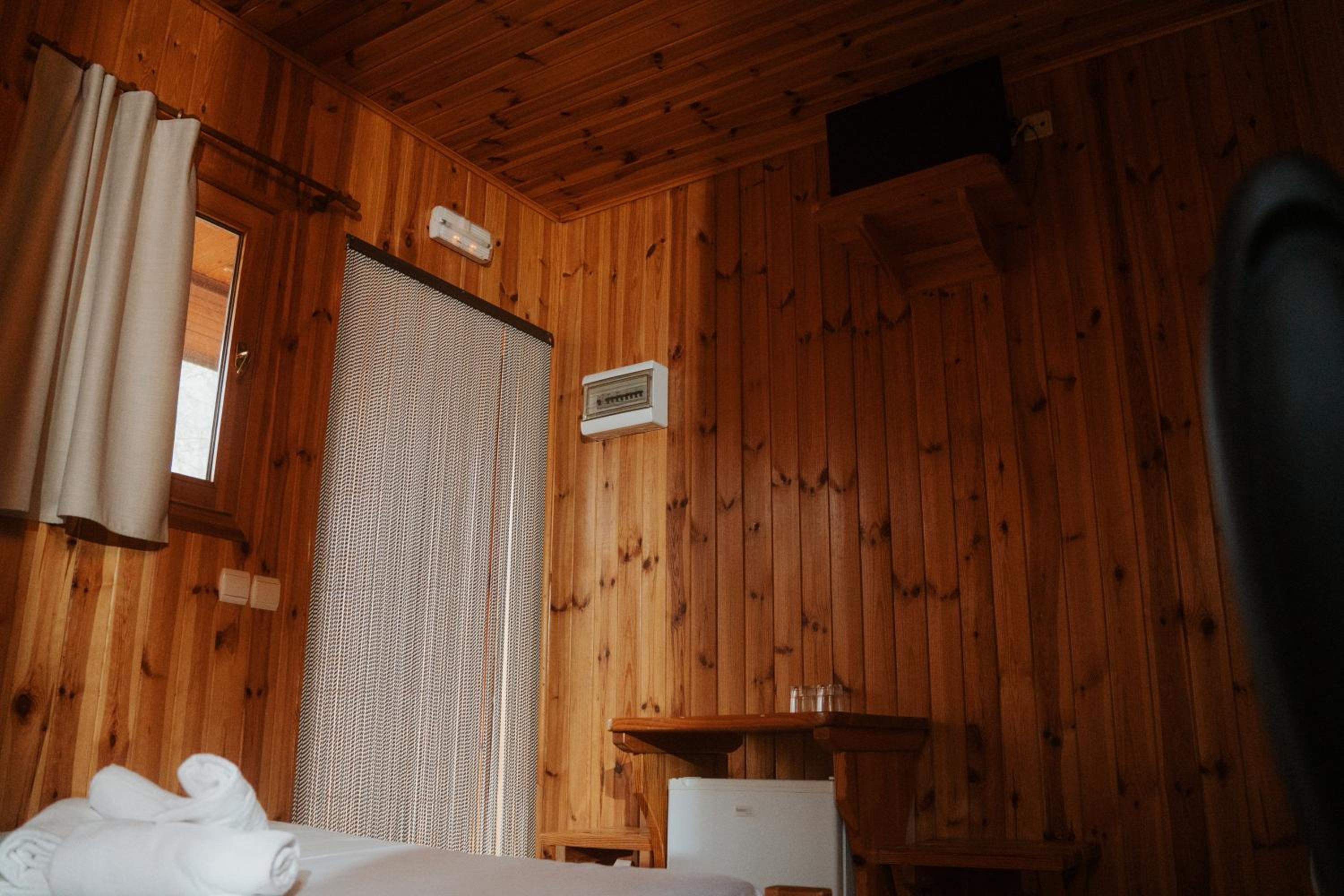 Standard Queen Room - Photo 5