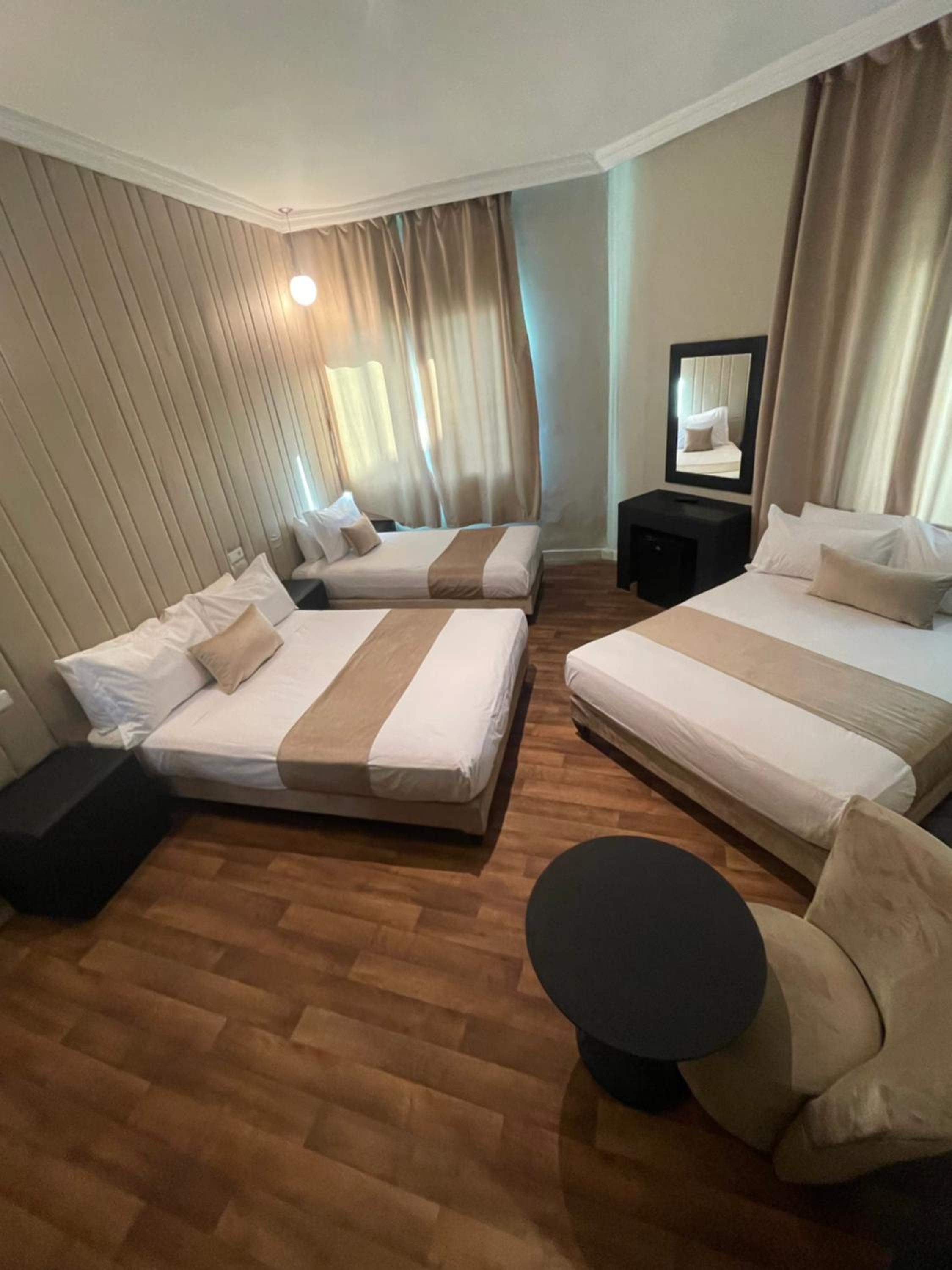 Deluxe Family Room - Photo 6
