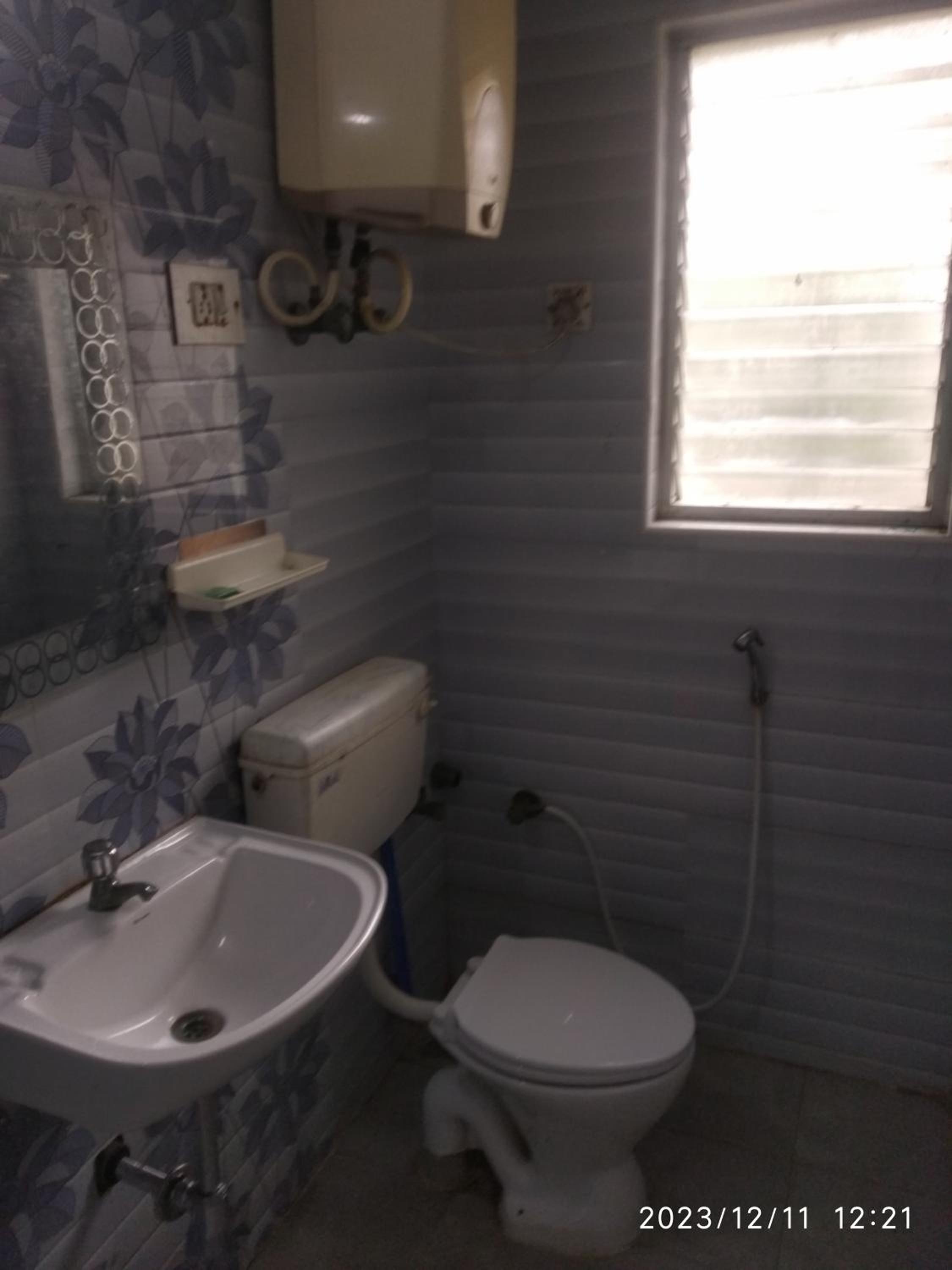 Deluxe Double Room (2 Adults + 1 Child) photo 2