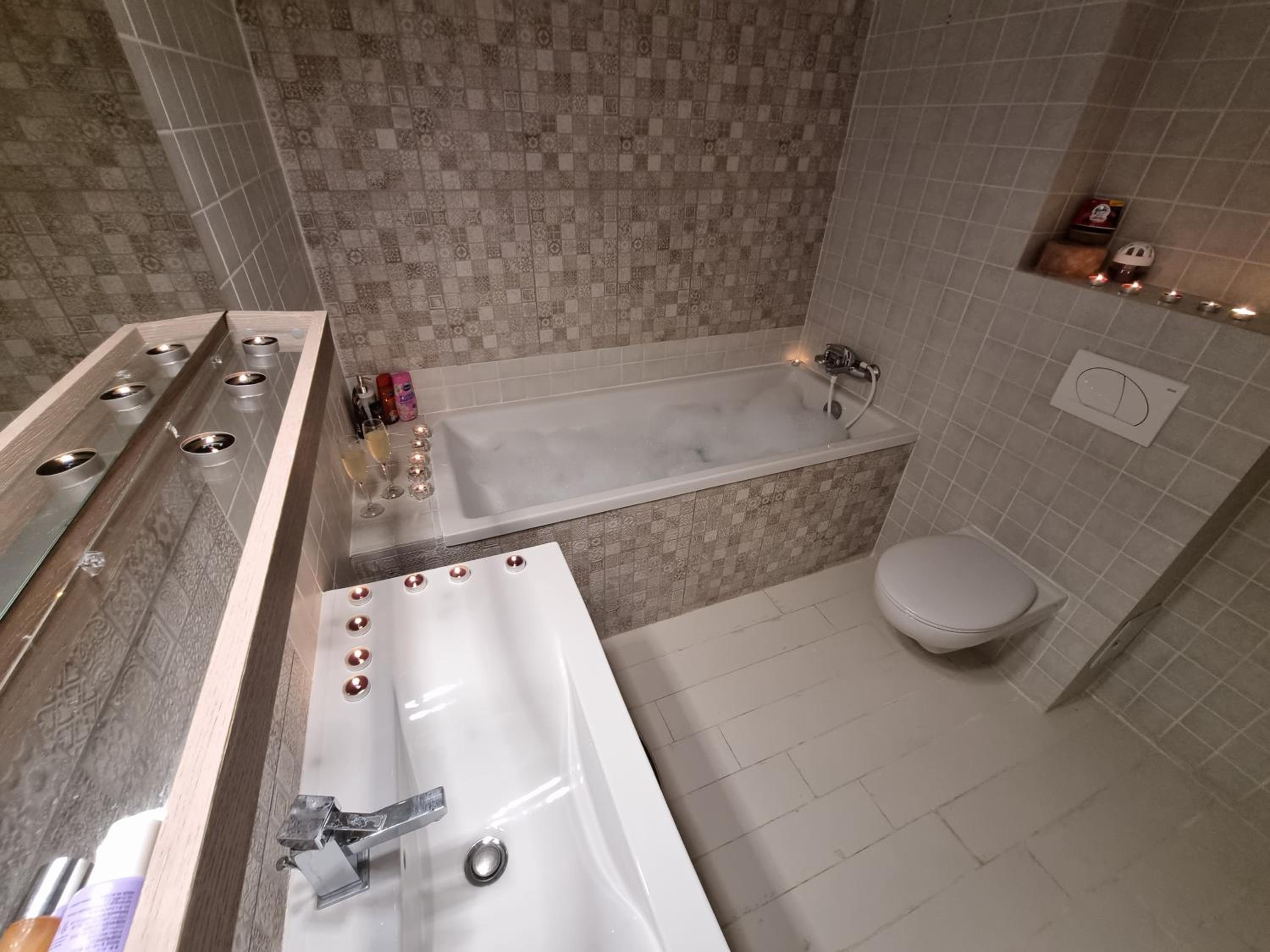 Two-Bedroom Apartment - Photo 21