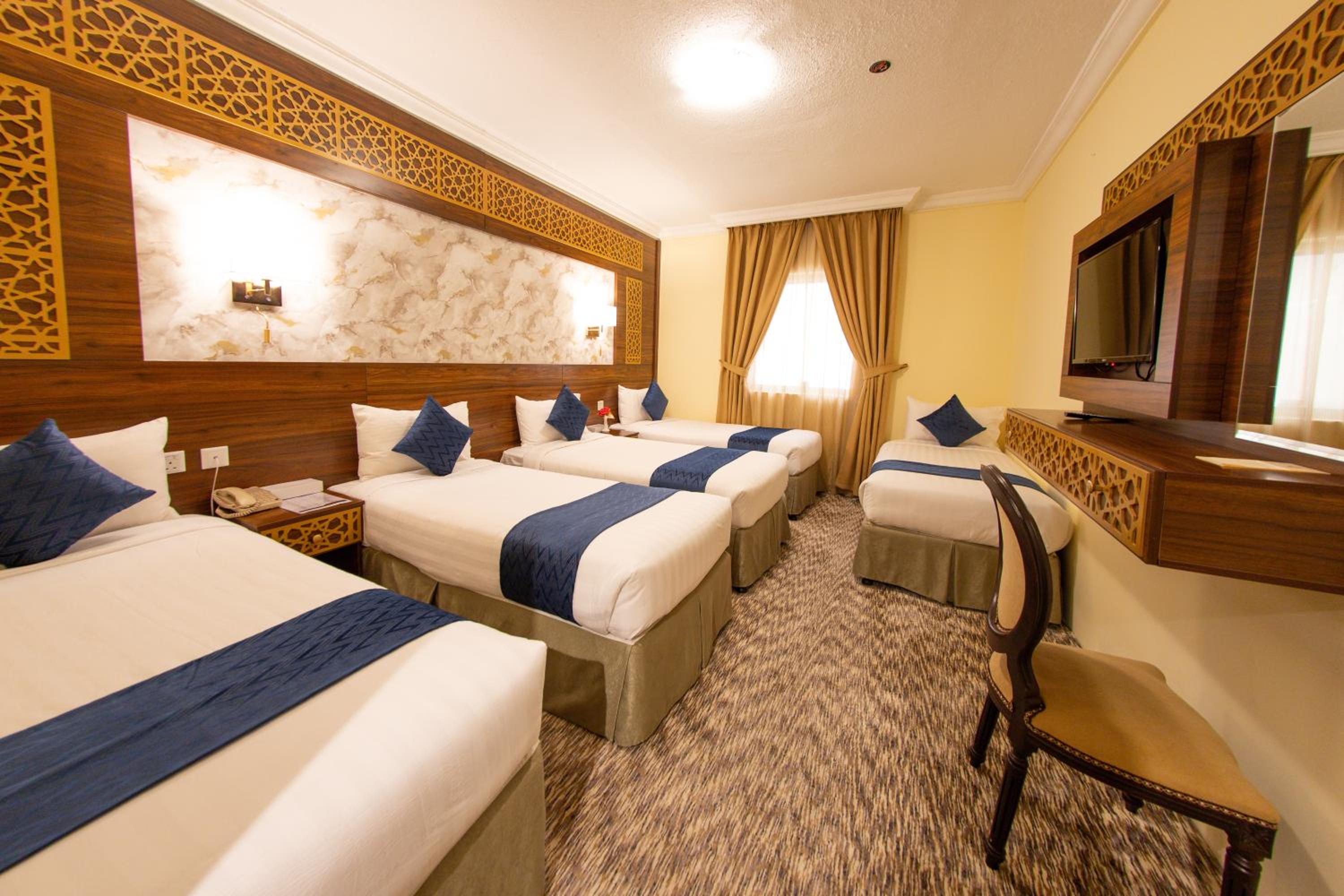 Premium Room with Five Single Beds photo 3