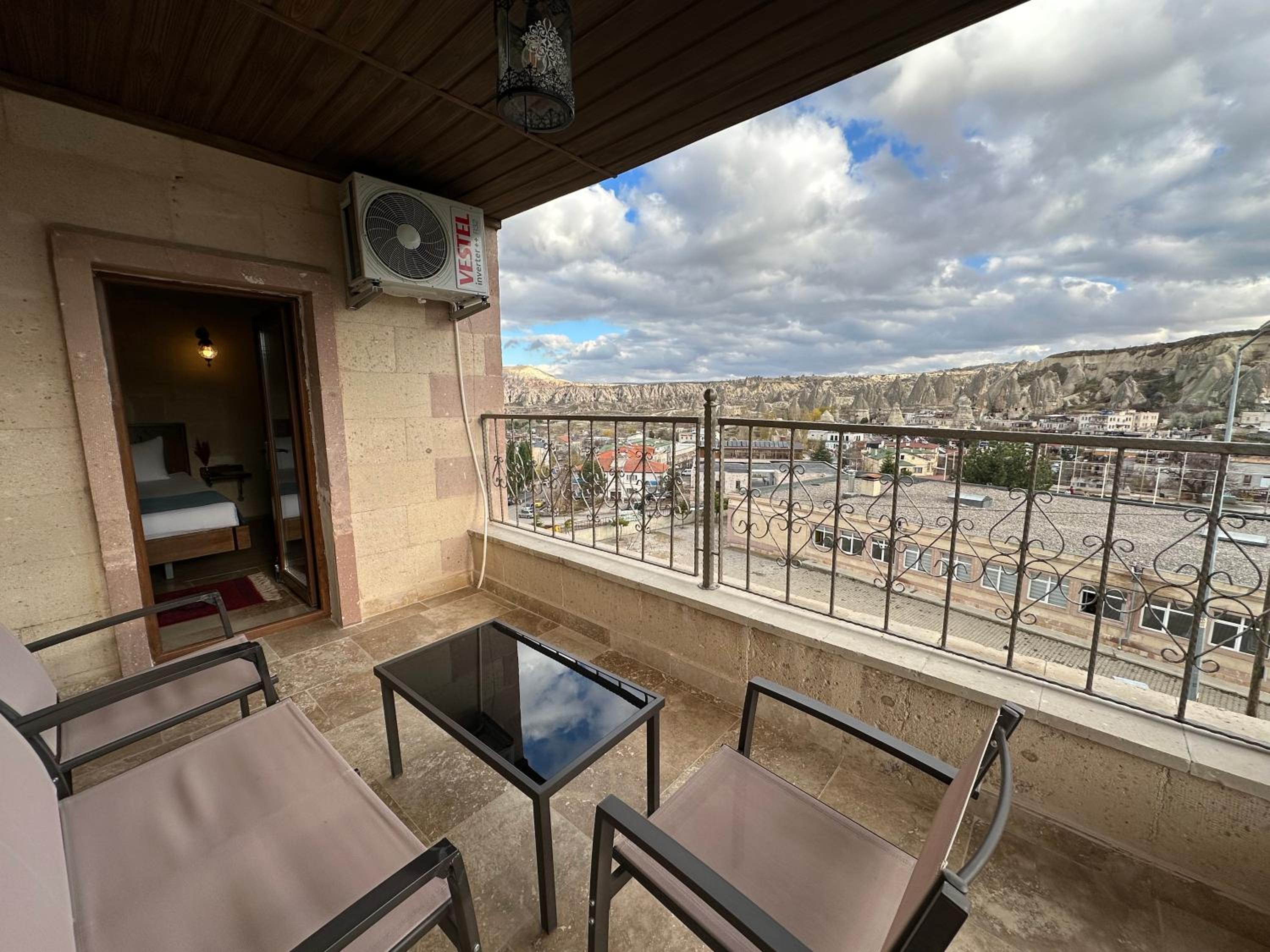 Double Room with Balcony photo 2
