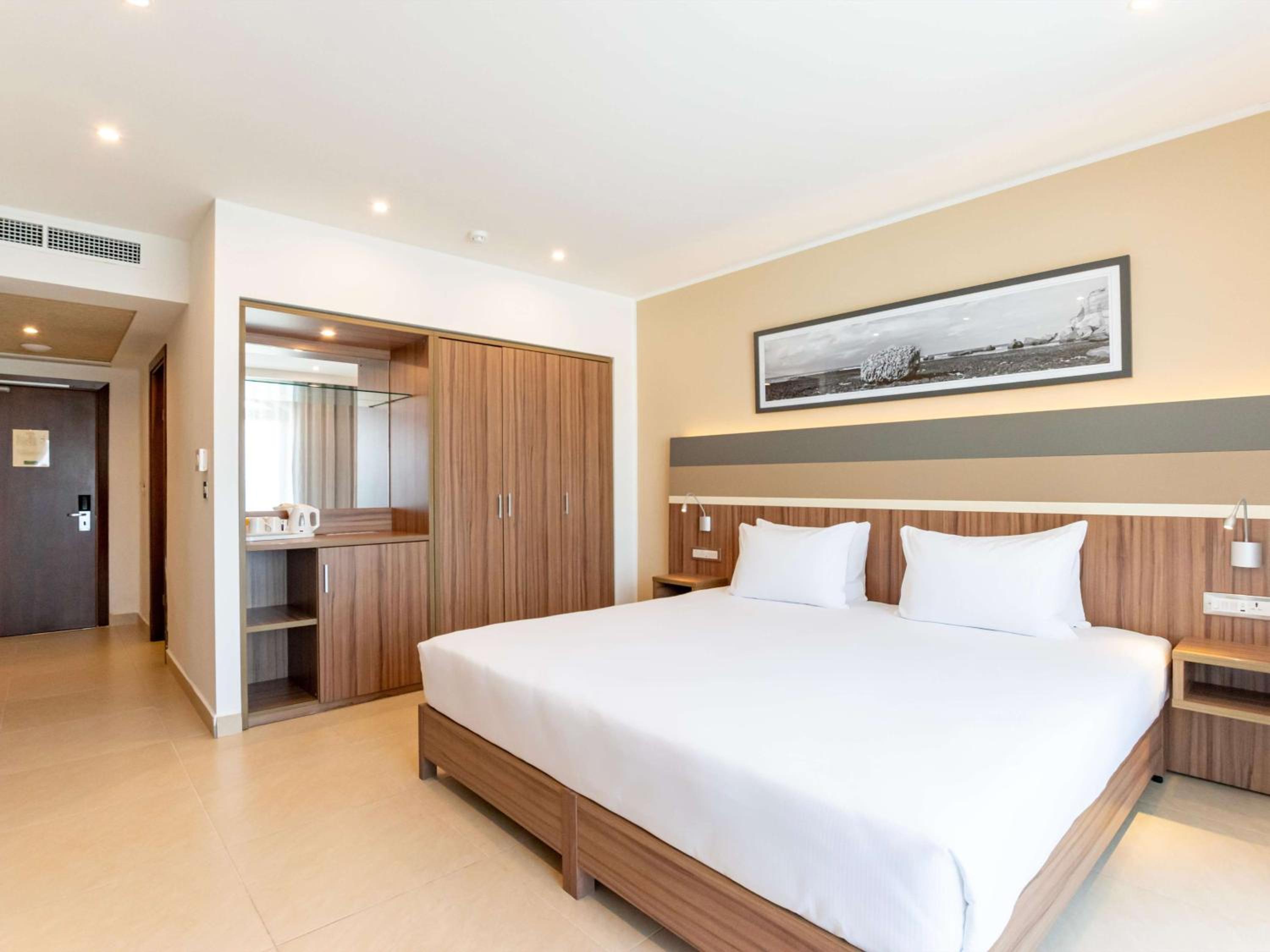 Habitación Superior con Cama King y Vista al Mar