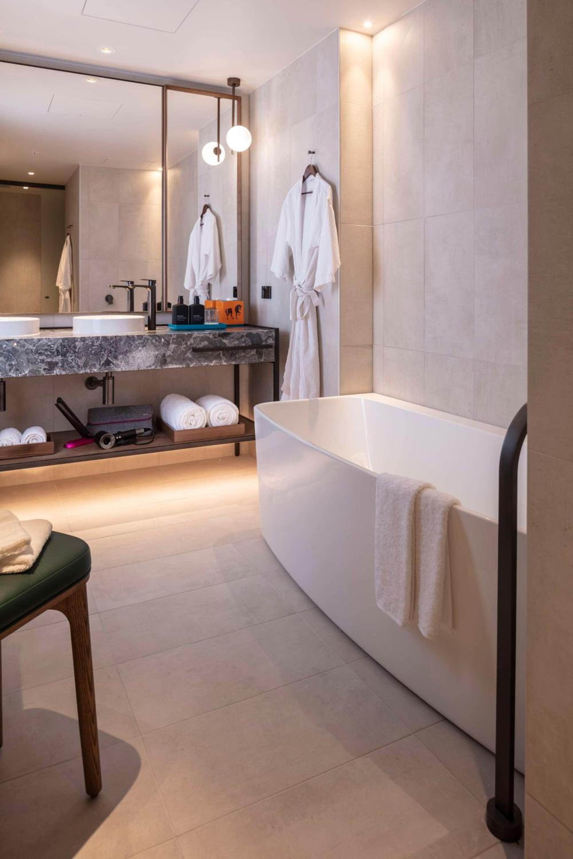 Two-Bedroom Executive Club King Suite - Photo 7