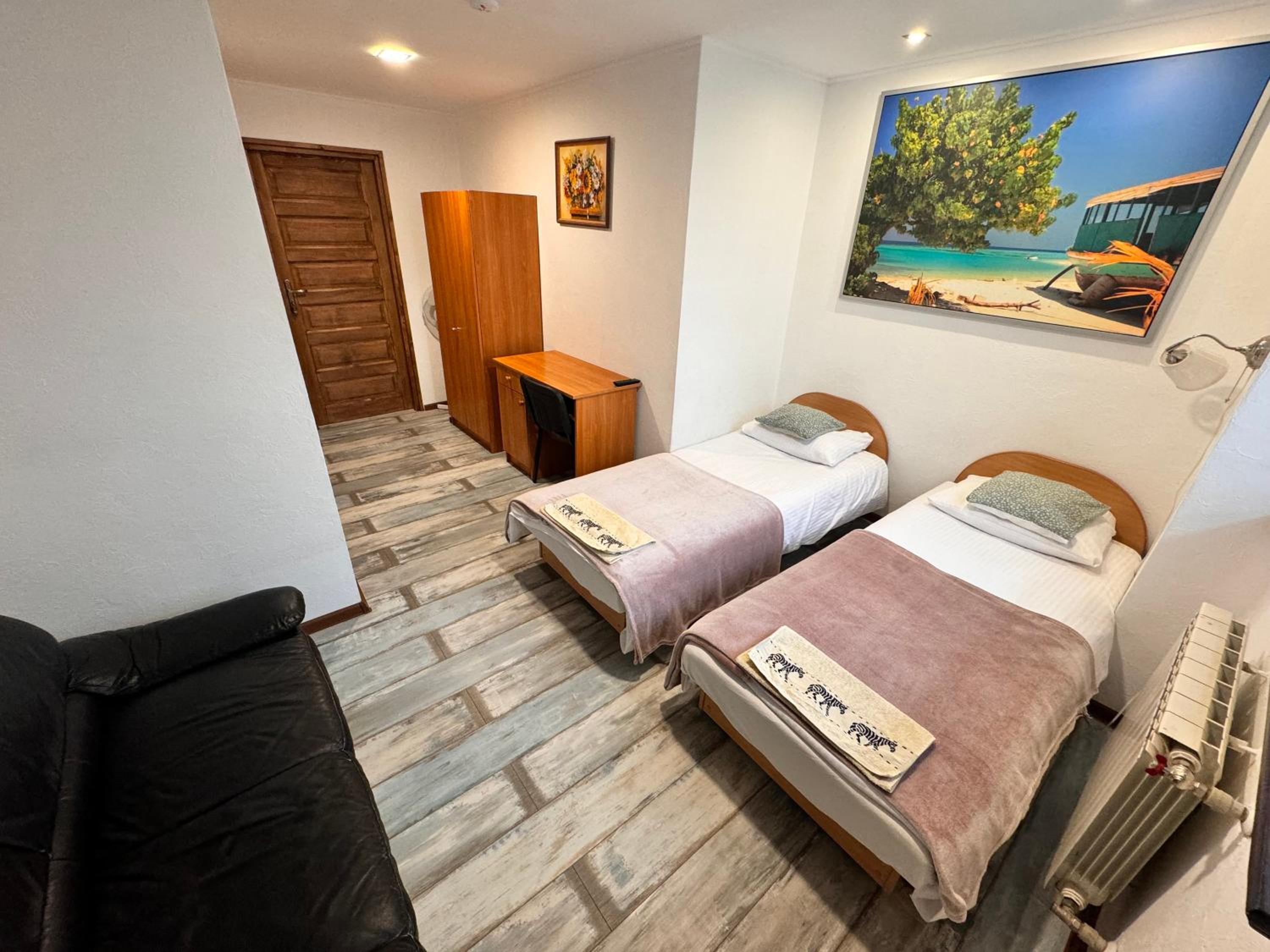 Double Room with Private Bathroom photo 1