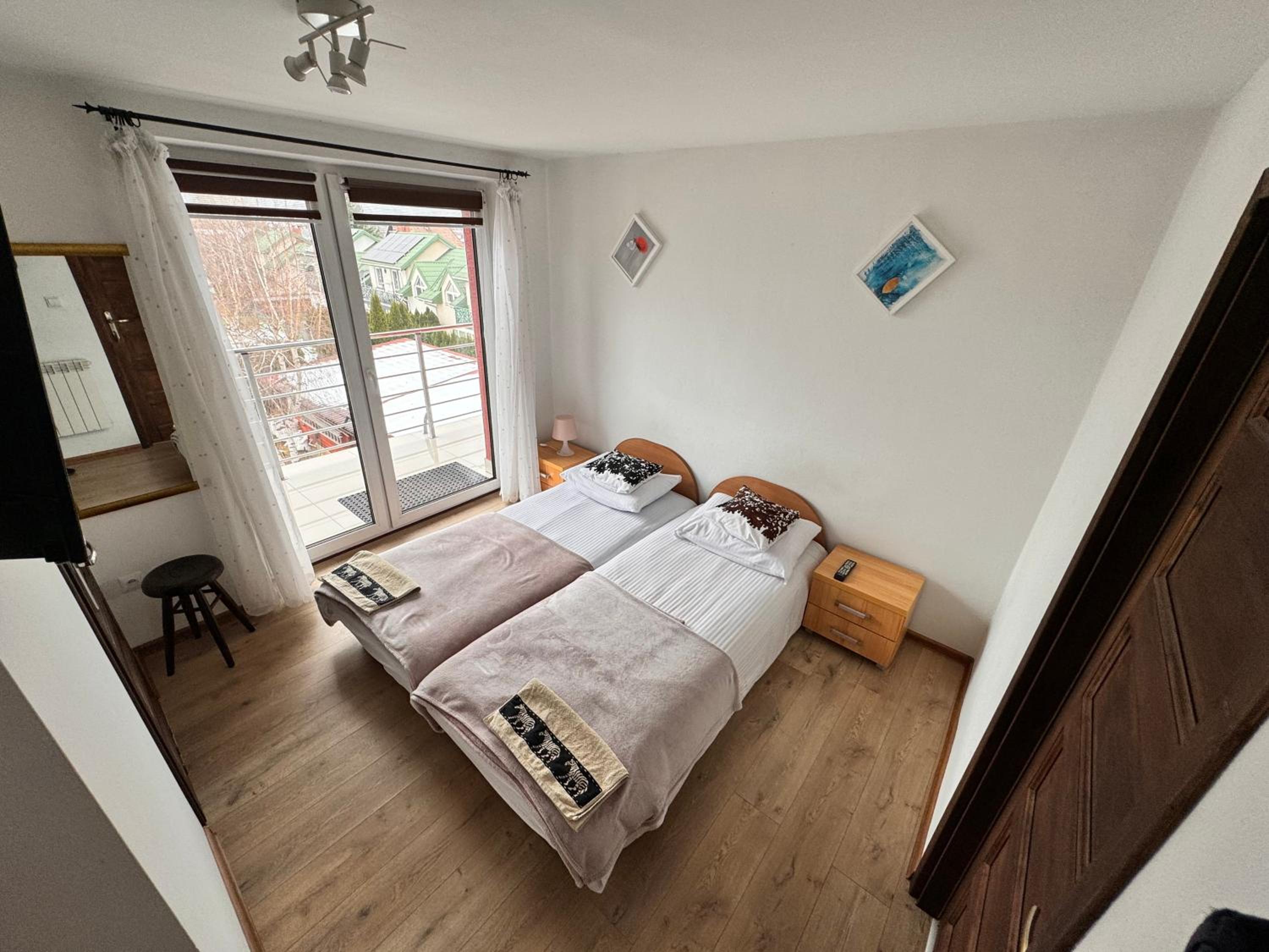 Double Room with Private Bathroom photo 2