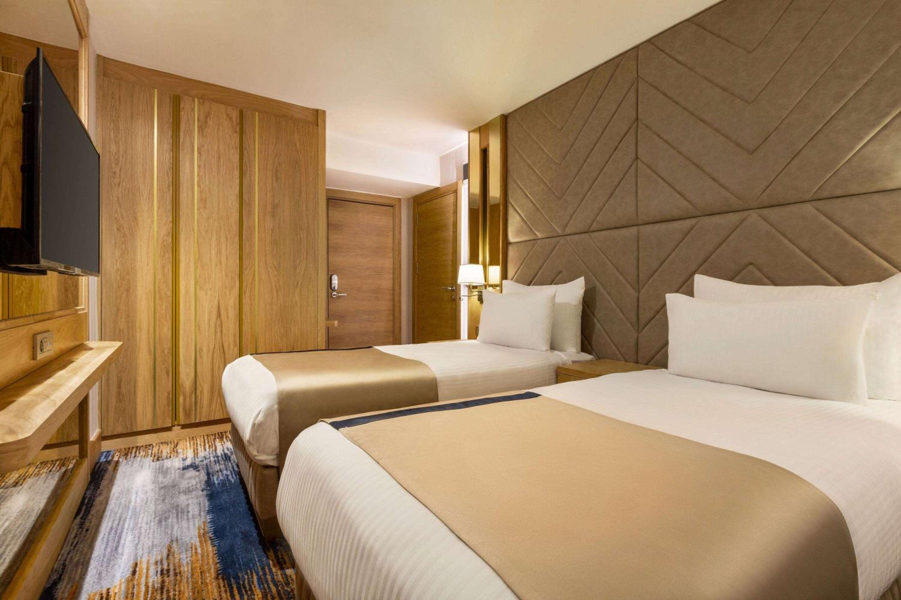 Superior Twin Room with Connecting Room photo 1