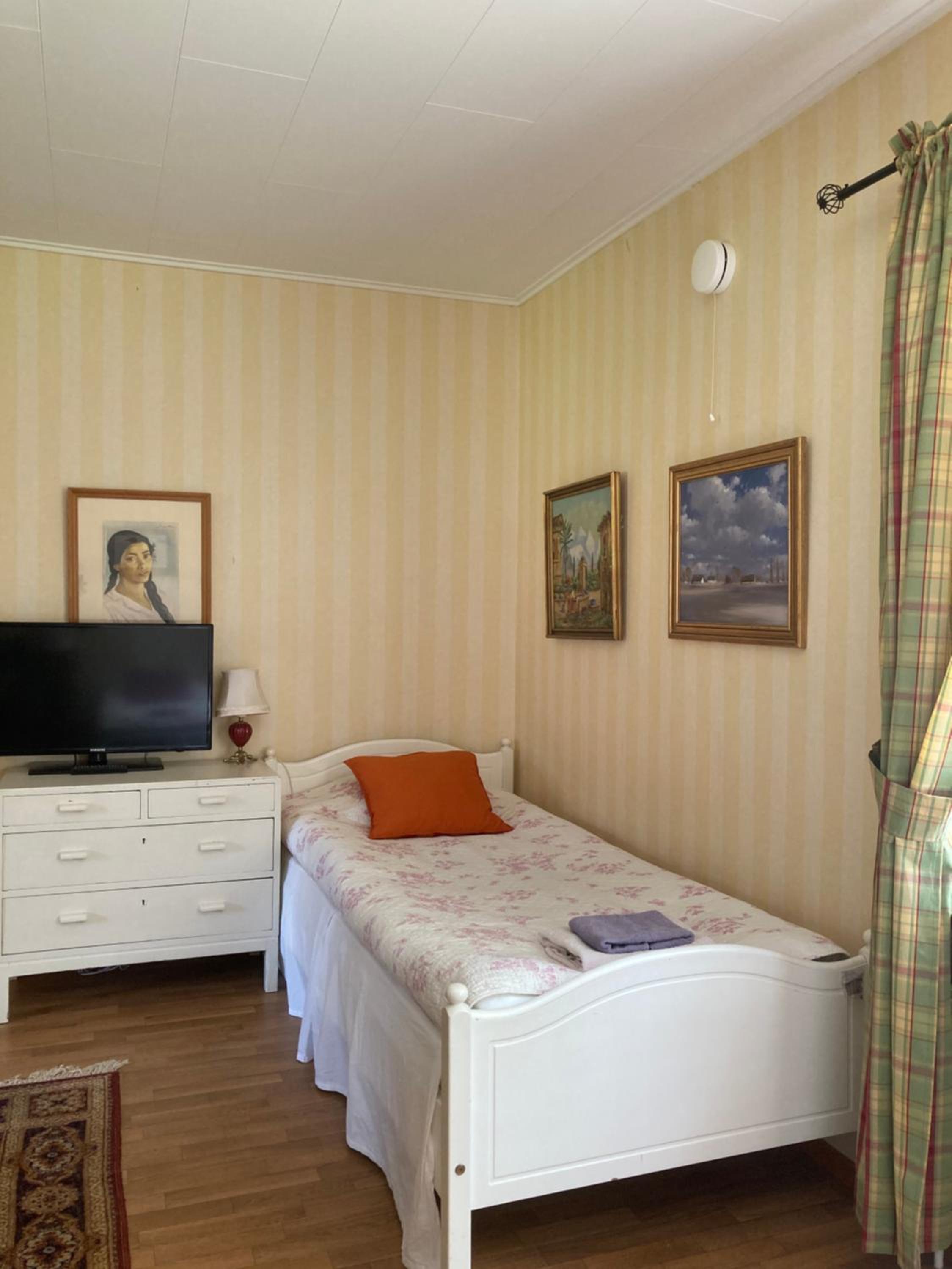 Apartment with Terrace - Photo 8