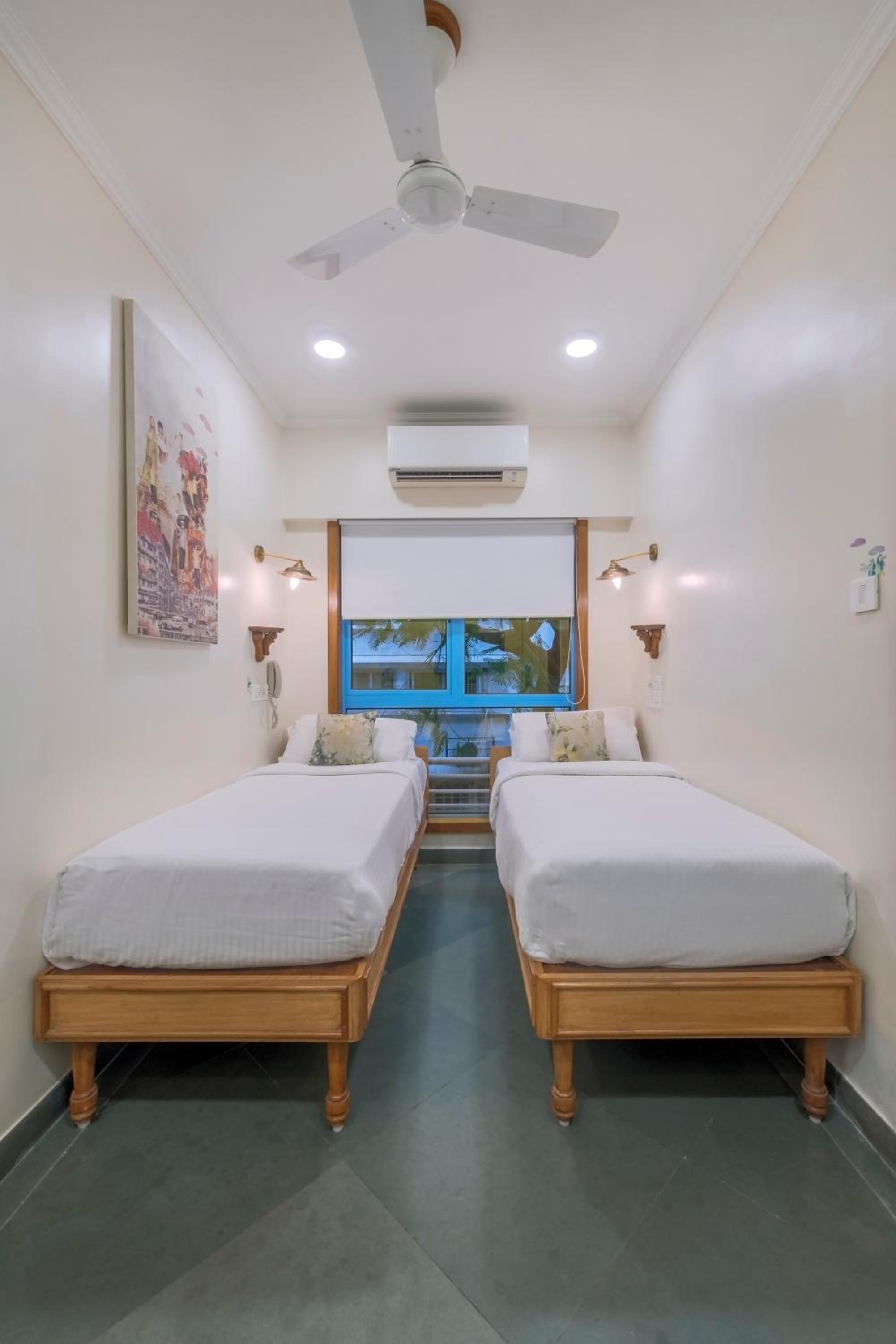 Luxury Room Twin Bed - Photo 6
