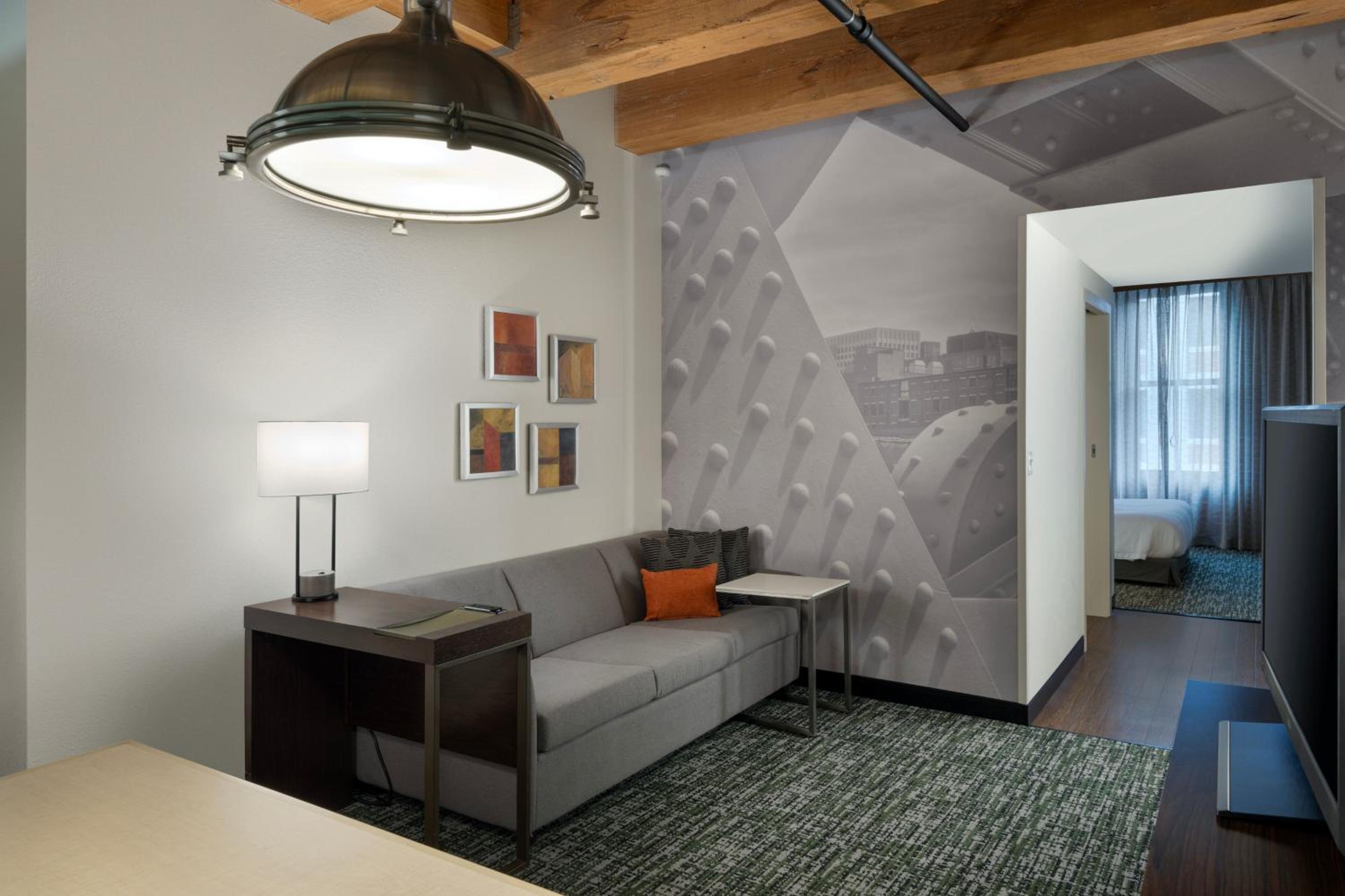King Studio with Sofa Bed - Hearing Accessible