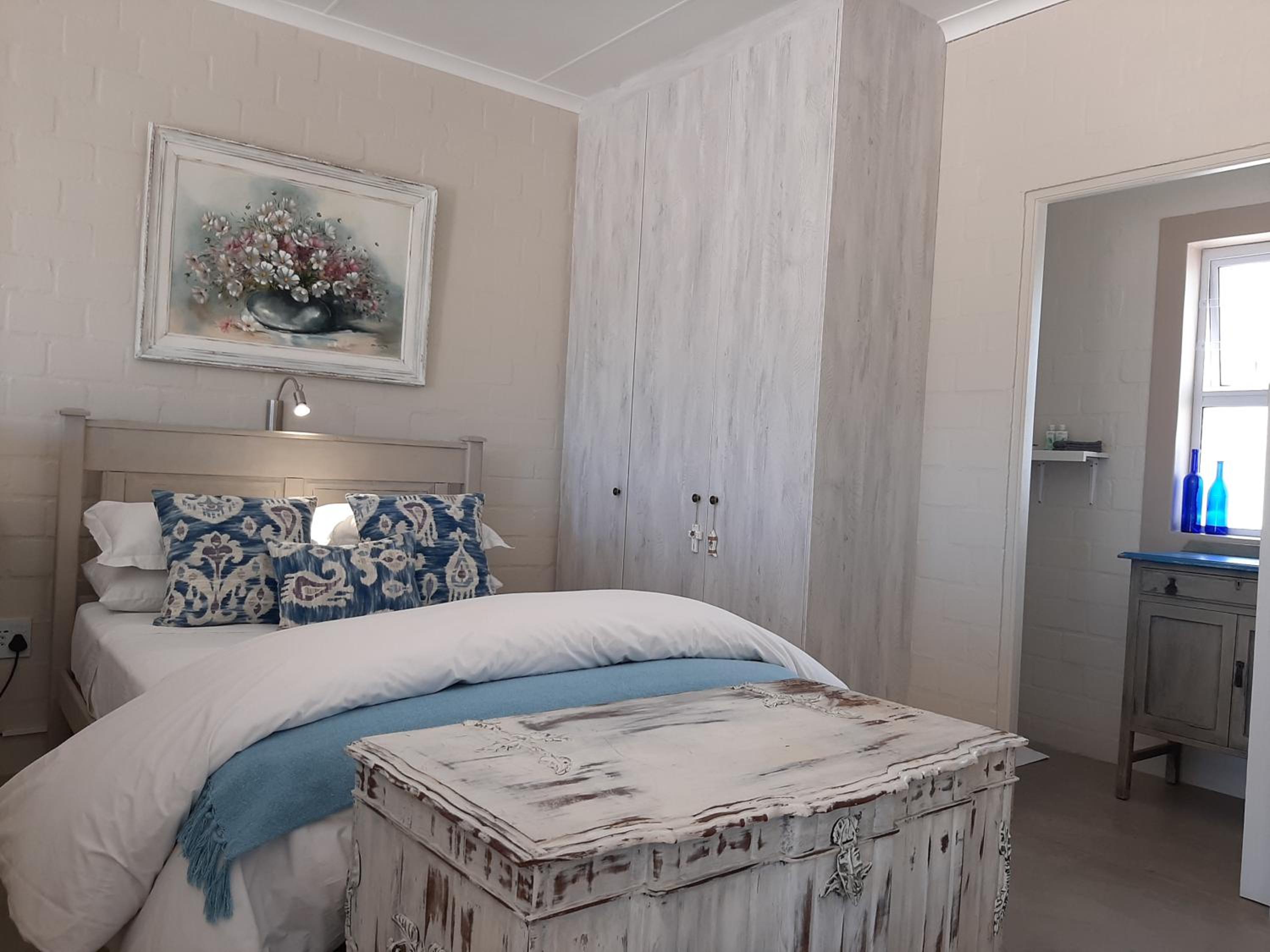 Deluxe Queen Suite - Photo 1