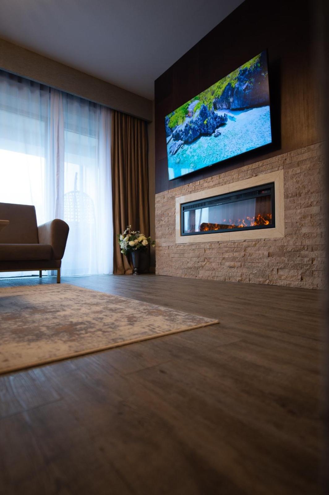 Deluxe Junior Suite - Photo 5