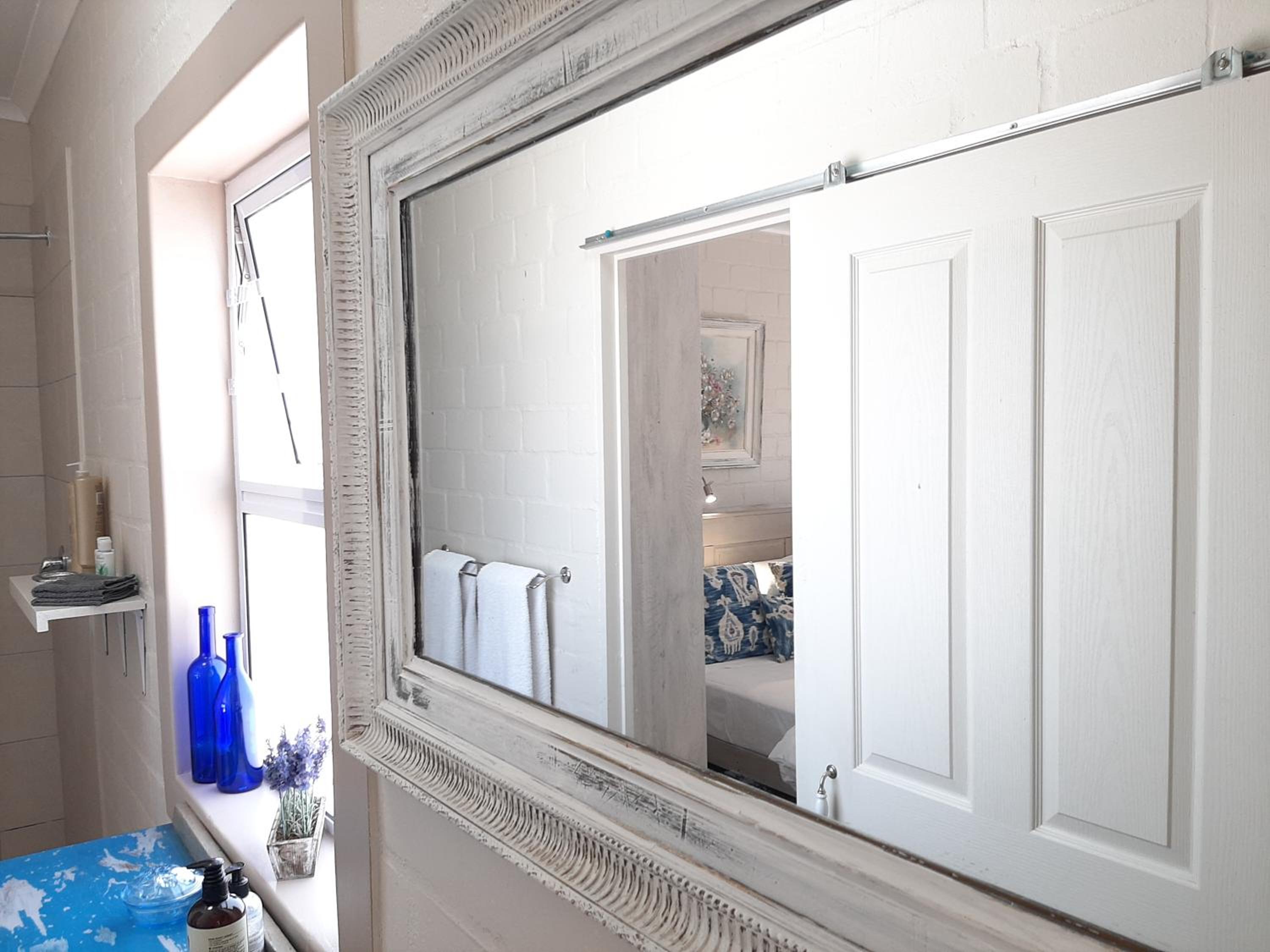 Deluxe Queen Suite - Photo 7