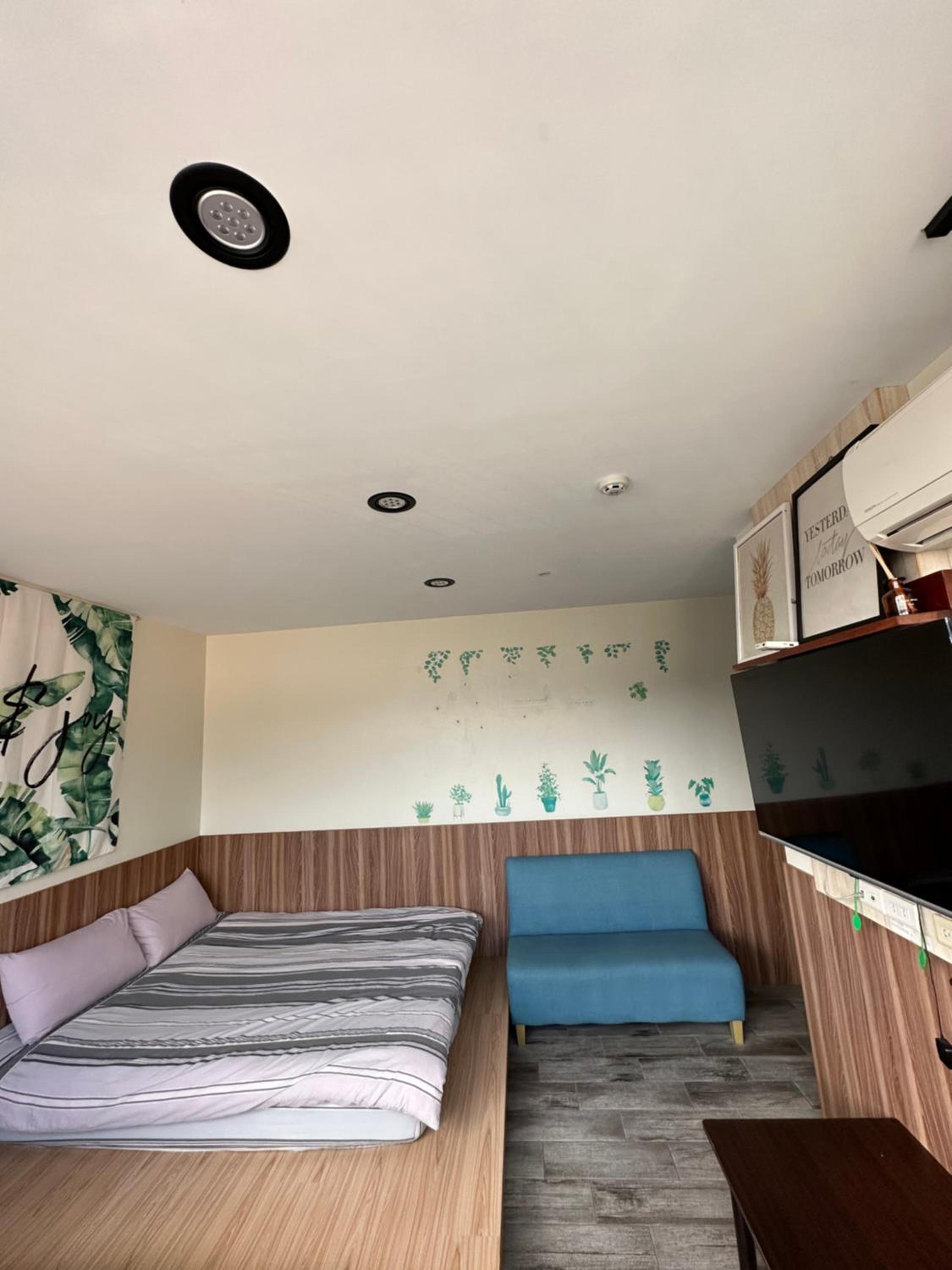 Queen Room with Two Queen Beds photo 3